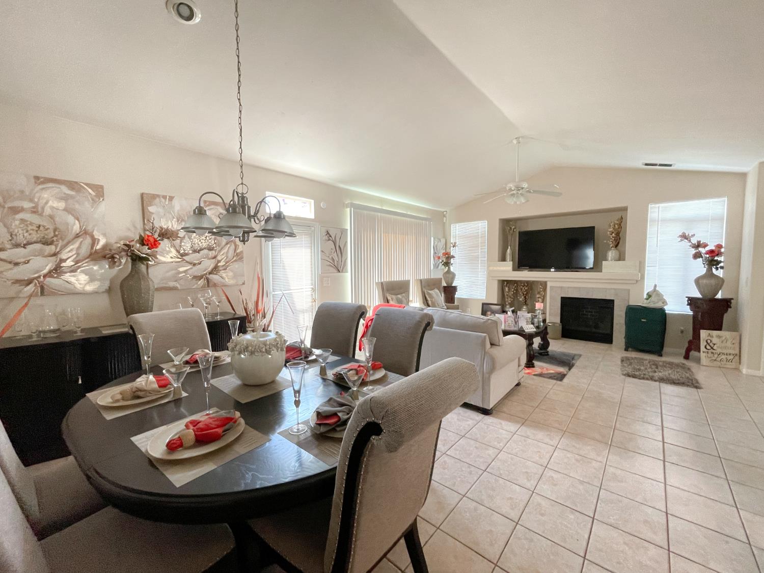 Detail Gallery Image 6 of 13 For 204 Martin Eden Ct, Pittsburg,  CA 94565 - 4 Beds | 2 Baths