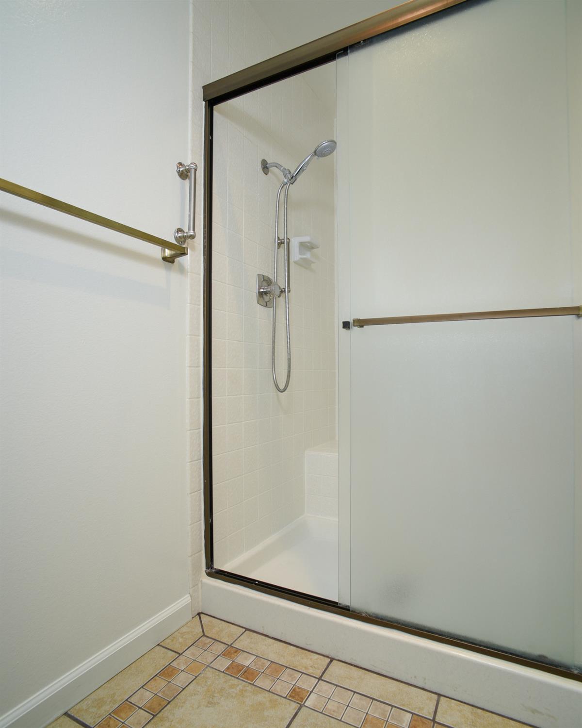 Detail Gallery Image 20 of 40 For 401 Dunbarton Cir, Sacramento,  CA 95825 - 3 Beds | 2 Baths