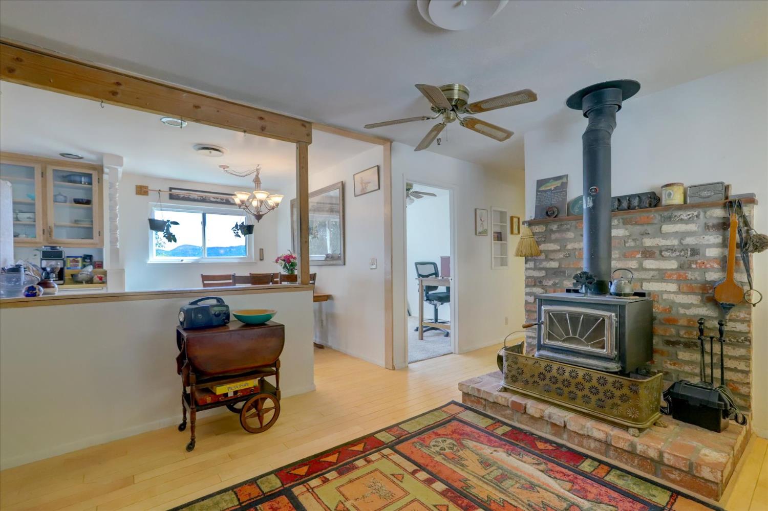 Detail Gallery Image 6 of 53 For 19119 John Born Rd, Penn Valley,  CA 95946 - 3 Beds | 2 Baths