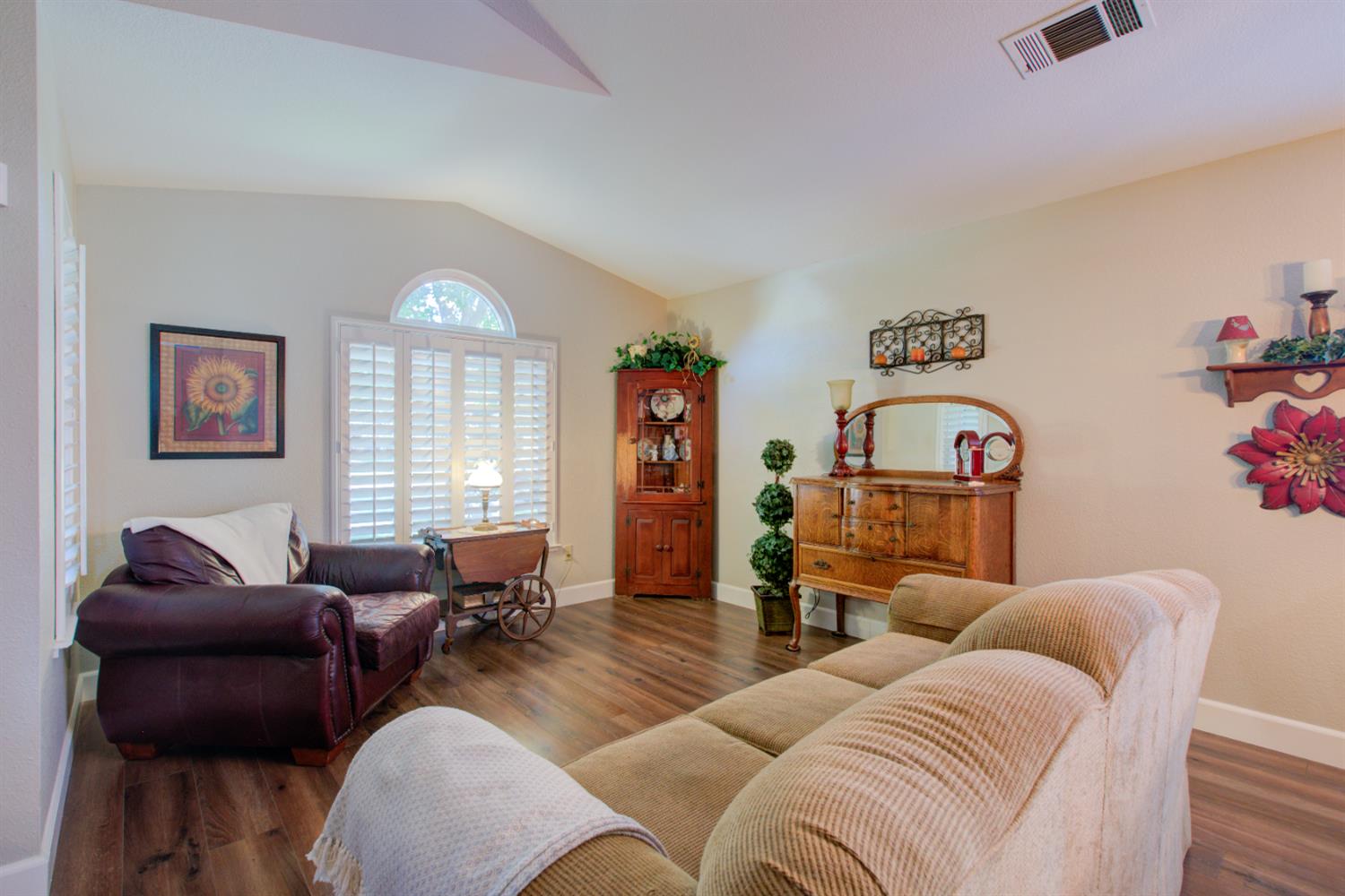 Detail Gallery Image 6 of 57 For 1320 Fairway Dr, Atwater,  CA 95301 - 3 Beds | 2 Baths