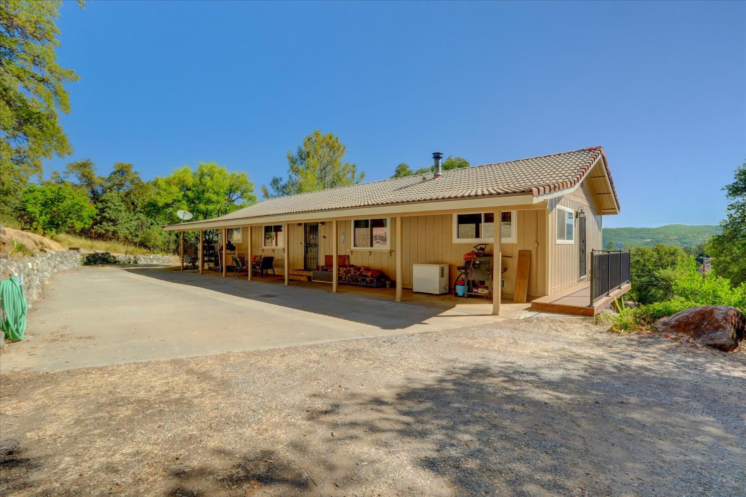 Detail Gallery Image 2 of 53 For 19119 John Born Rd, Penn Valley,  CA 95946 - 3 Beds | 2 Baths