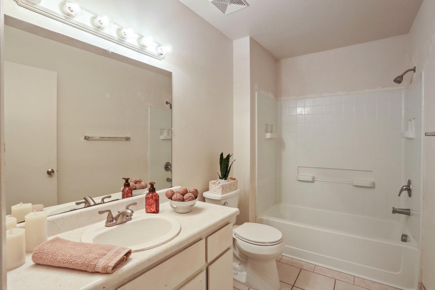 Detail Gallery Image 22 of 31 For 201 Woodrow Ave #20,  Modesto,  CA 95350 - 2 Beds | 1 Baths
