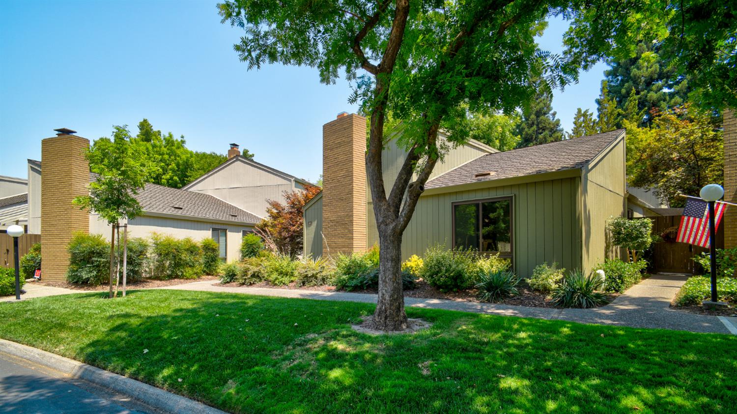 Detail Gallery Image 32 of 40 For 401 Dunbarton Cir, Sacramento,  CA 95825 - 3 Beds | 2 Baths