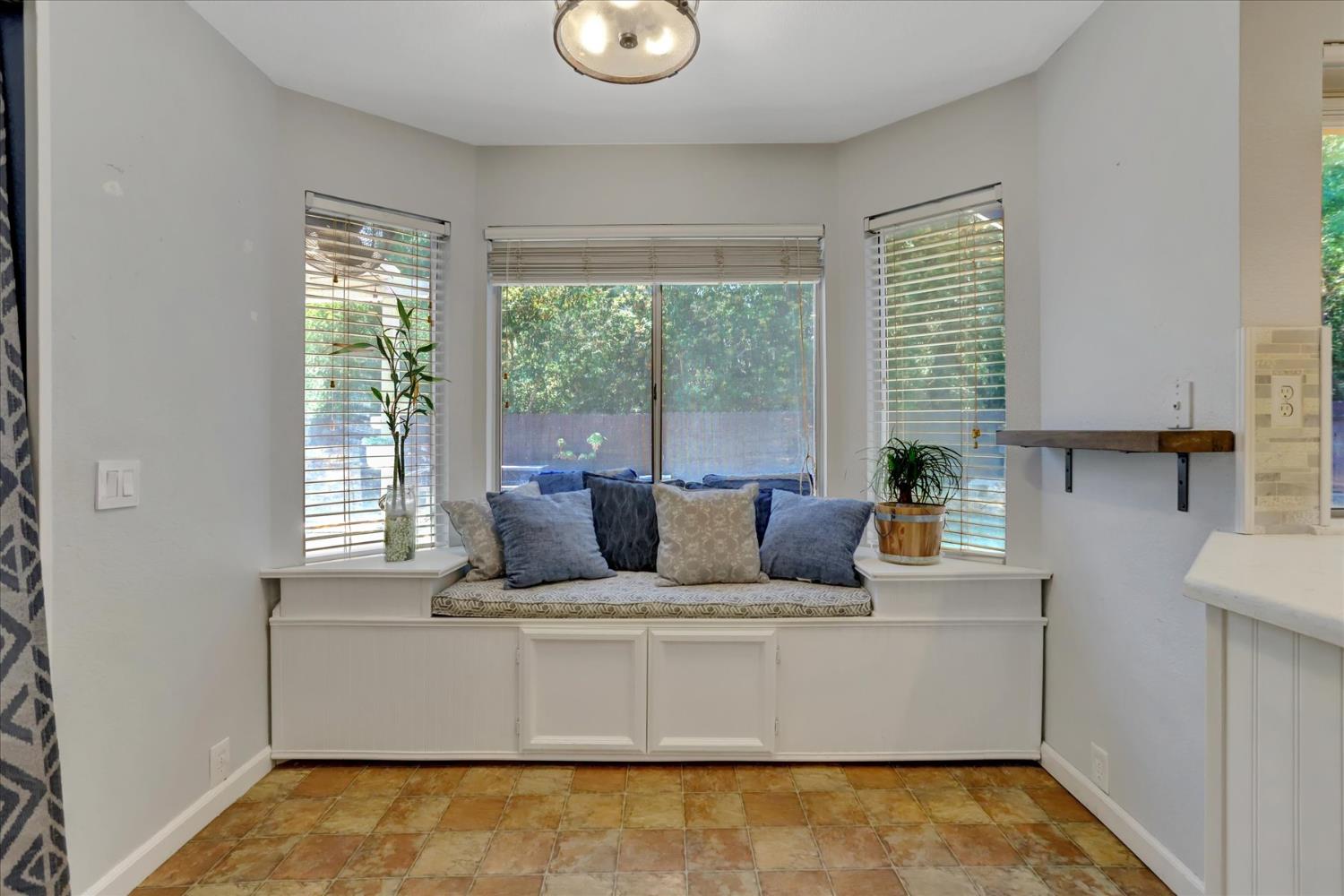 Detail Gallery Image 22 of 85 For 5809 Laguna Quail Way, Elk Grove,  CA 95758 - 4 Beds | 3 Baths