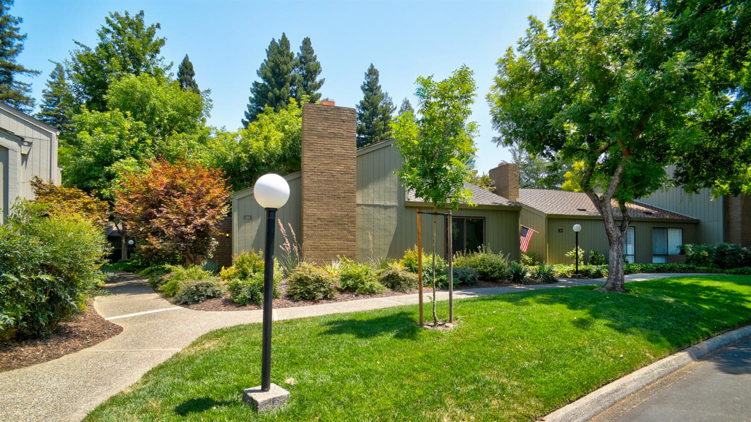Detail Gallery Image 31 of 40 For 401 Dunbarton Cir, Sacramento,  CA 95825 - 3 Beds | 2 Baths
