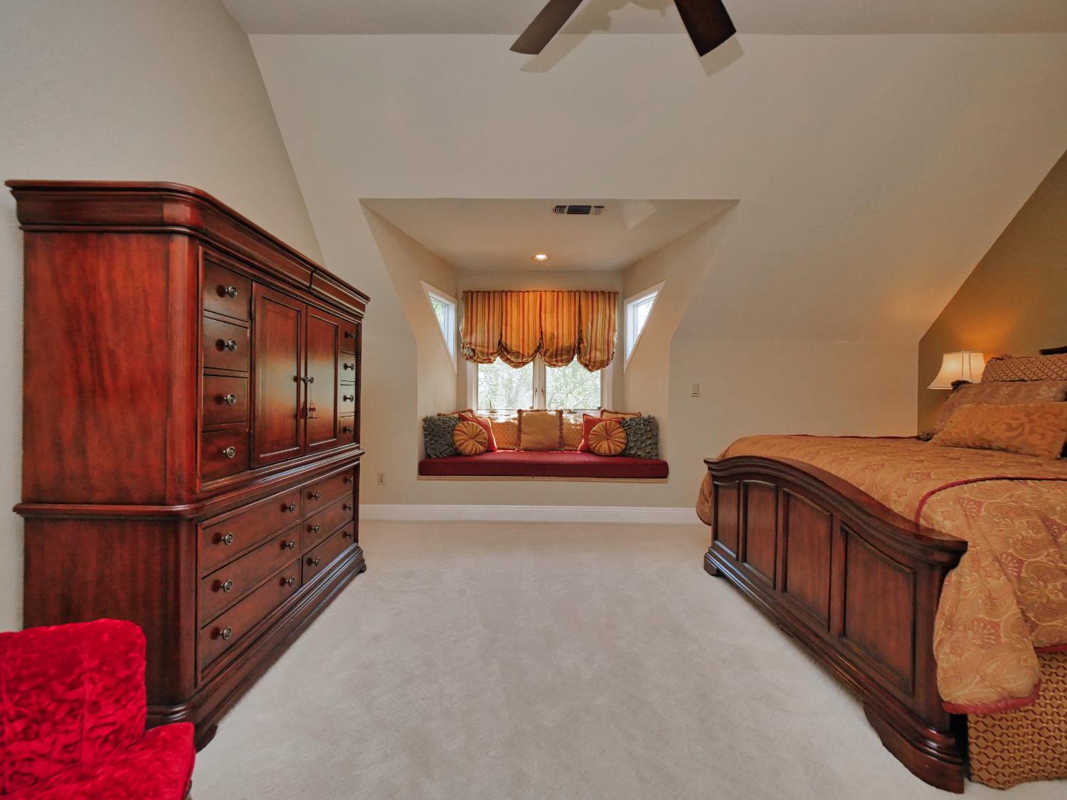 Detail Gallery Image 15 of 37 For 9736 Snowberry Way, Orangevale,  CA 95662 - 4 Beds | 2/1 Baths