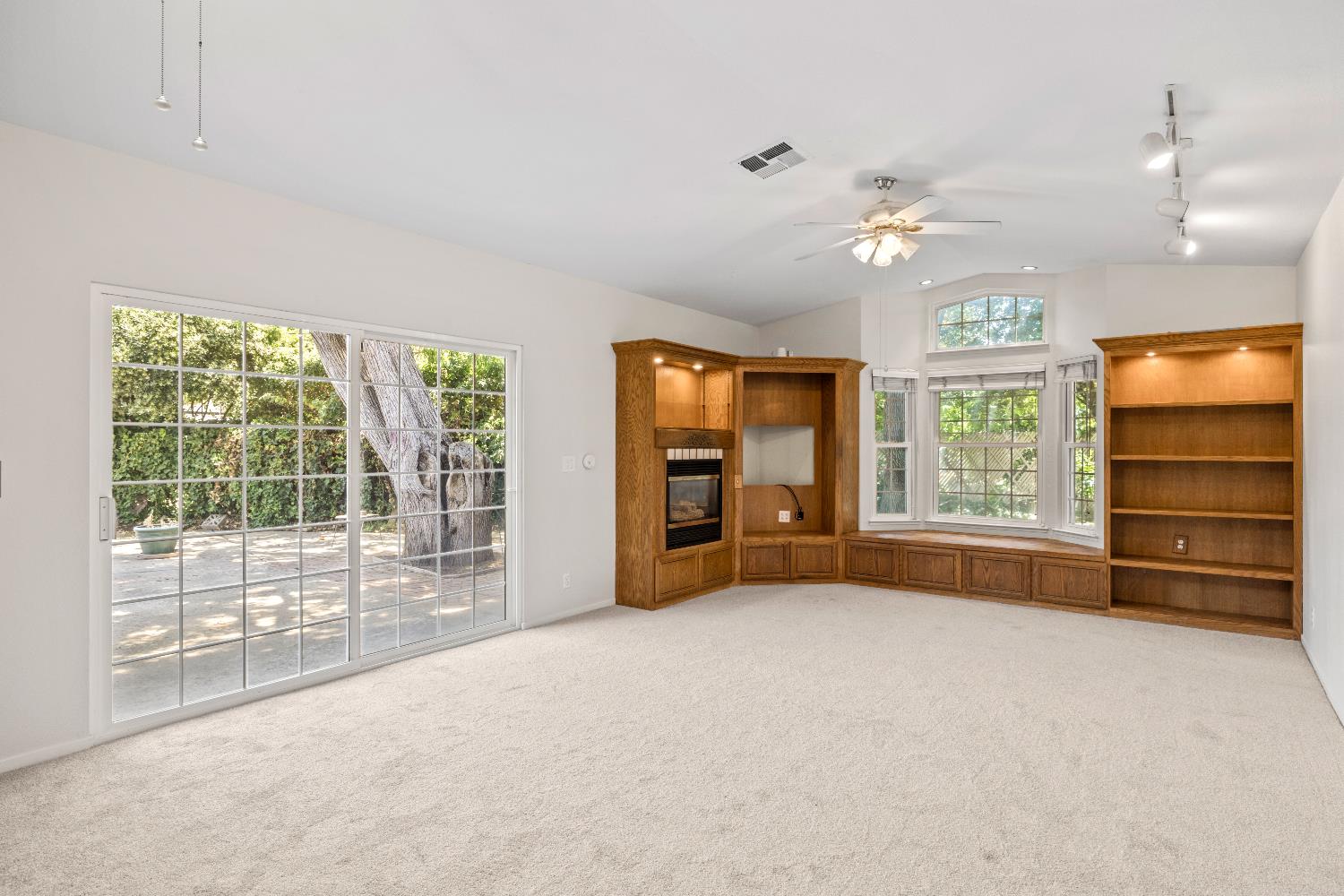 Detail Gallery Image 6 of 27 For 10137 La Gloria Way, Rancho Cordova,  CA 95670 - 3 Beds | 2 Baths