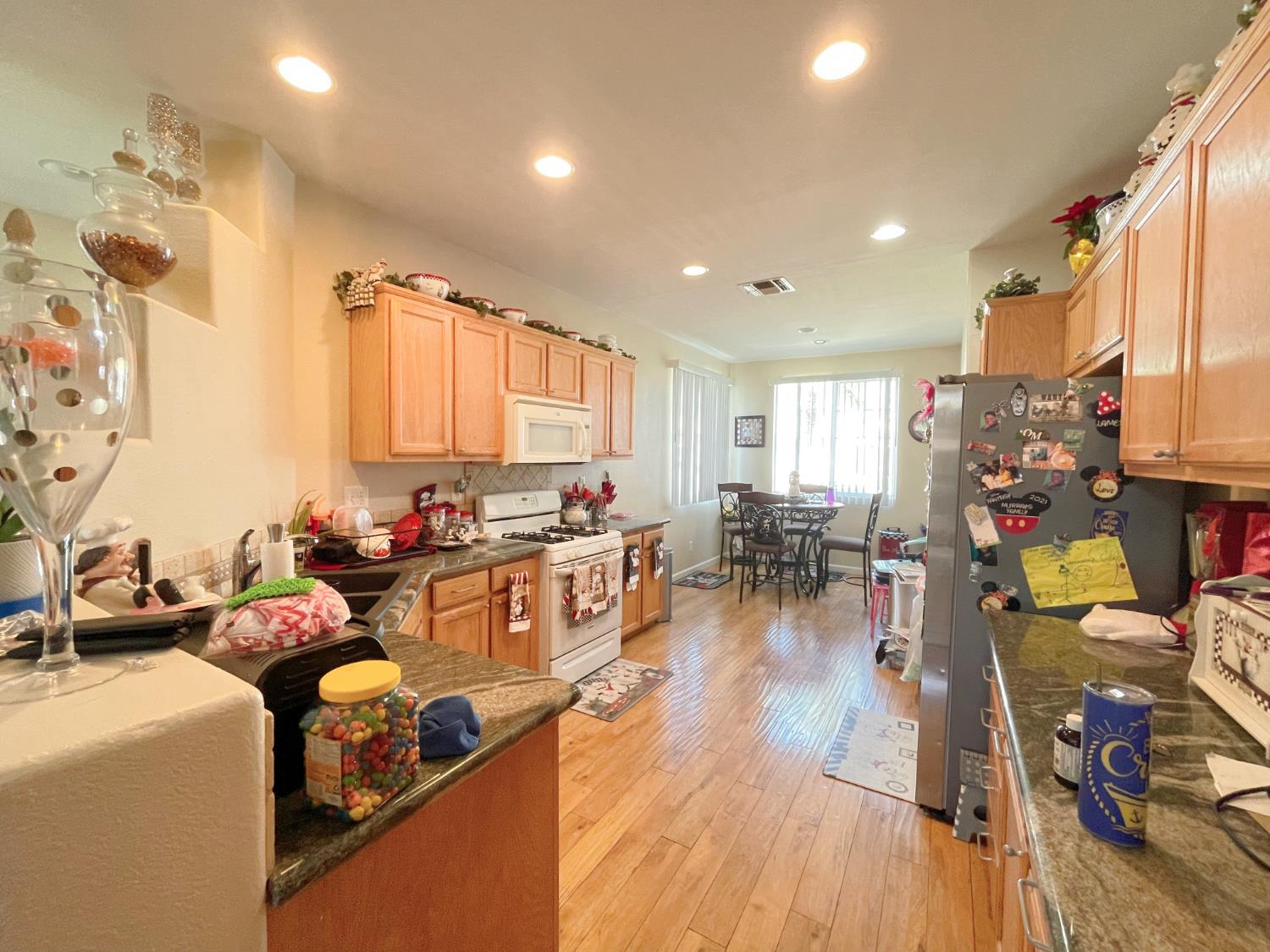 Detail Gallery Image 7 of 13 For 204 Martin Eden Ct, Pittsburg,  CA 94565 - 4 Beds | 2 Baths
