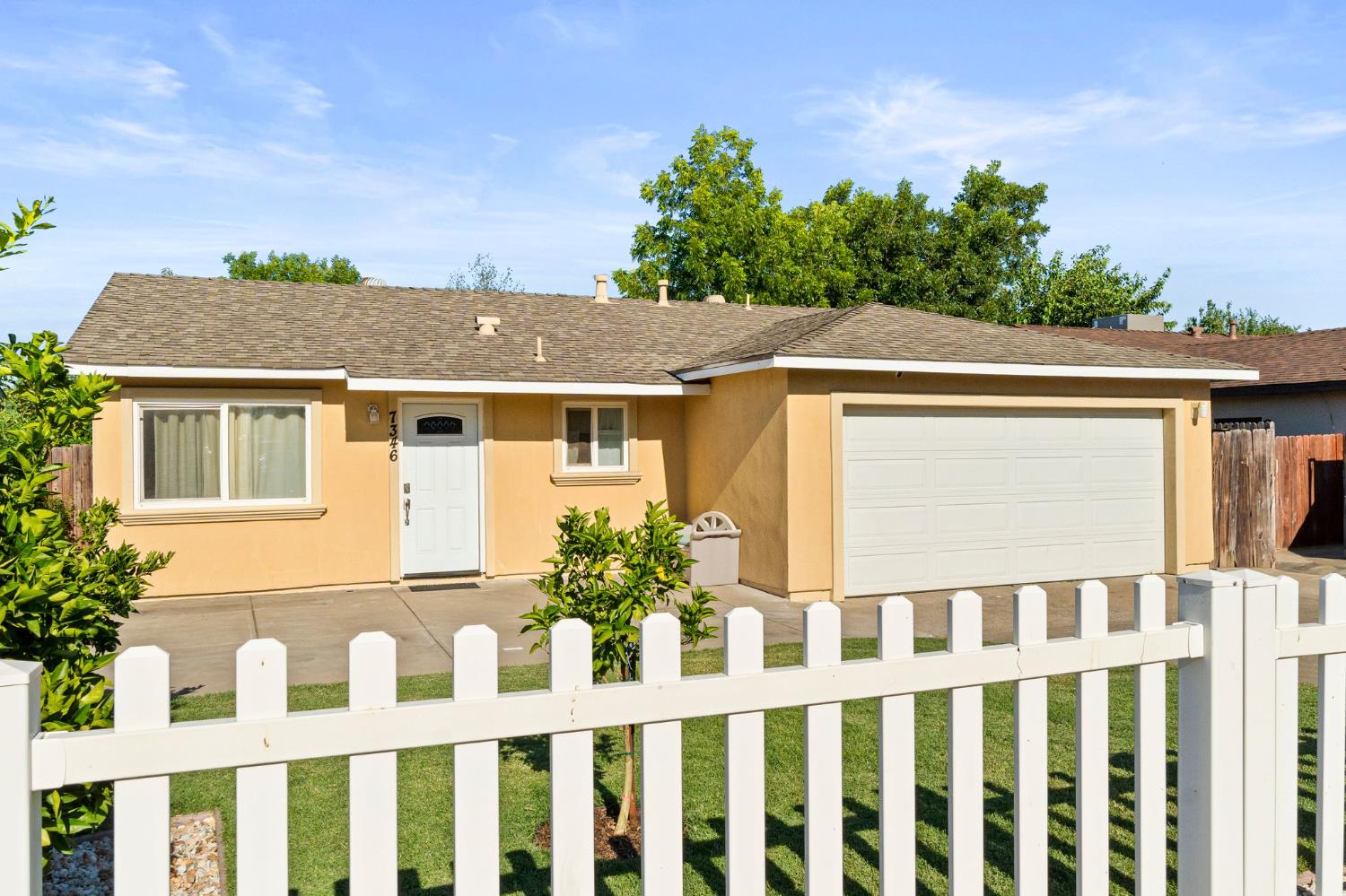 Detail Gallery Image 4 of 43 For 7346 Holbrook Way, North Highlands,  CA 95660 - 3 Beds | 1 Baths