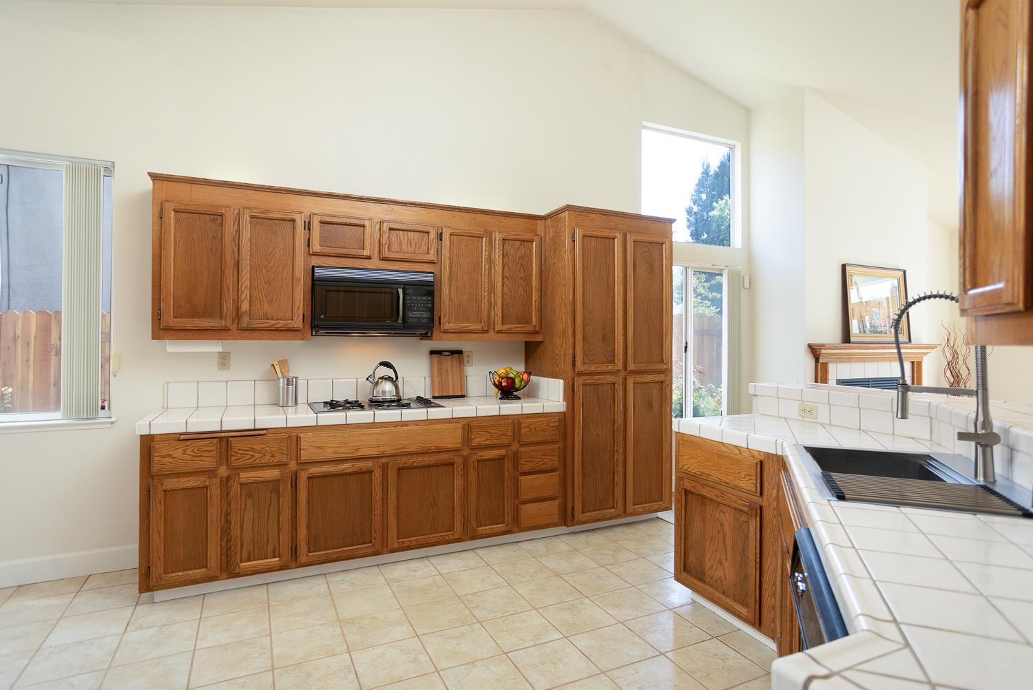 Detail Gallery Image 12 of 35 For 1738 Meadowlark Way, Yuba City,  CA 95993 - 4 Beds | 2 Baths