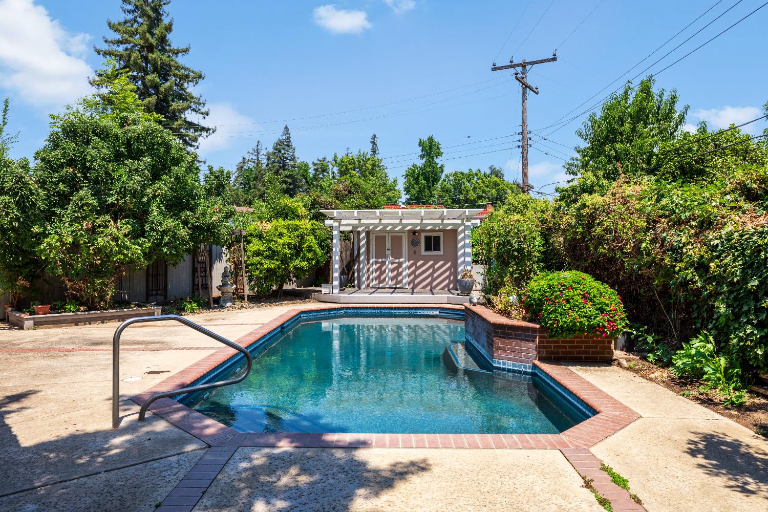 Detail Gallery Image 22 of 27 For 10137 La Gloria Way, Rancho Cordova,  CA 95670 - 3 Beds | 2 Baths