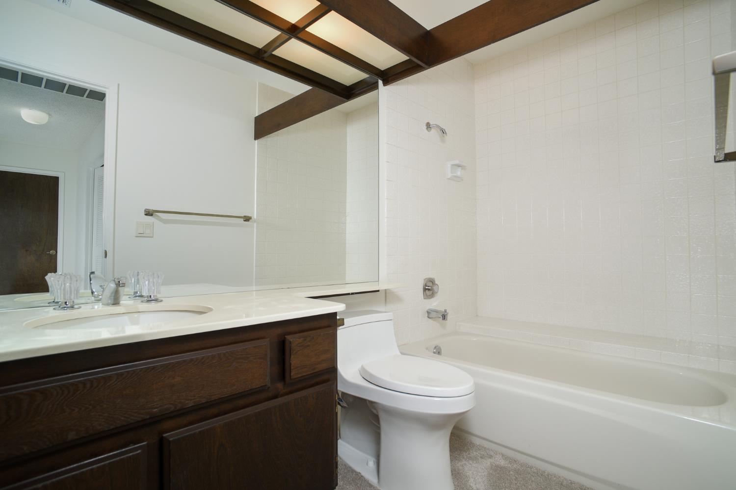 Detail Gallery Image 24 of 40 For 401 Dunbarton Cir, Sacramento,  CA 95825 - 3 Beds | 2 Baths
