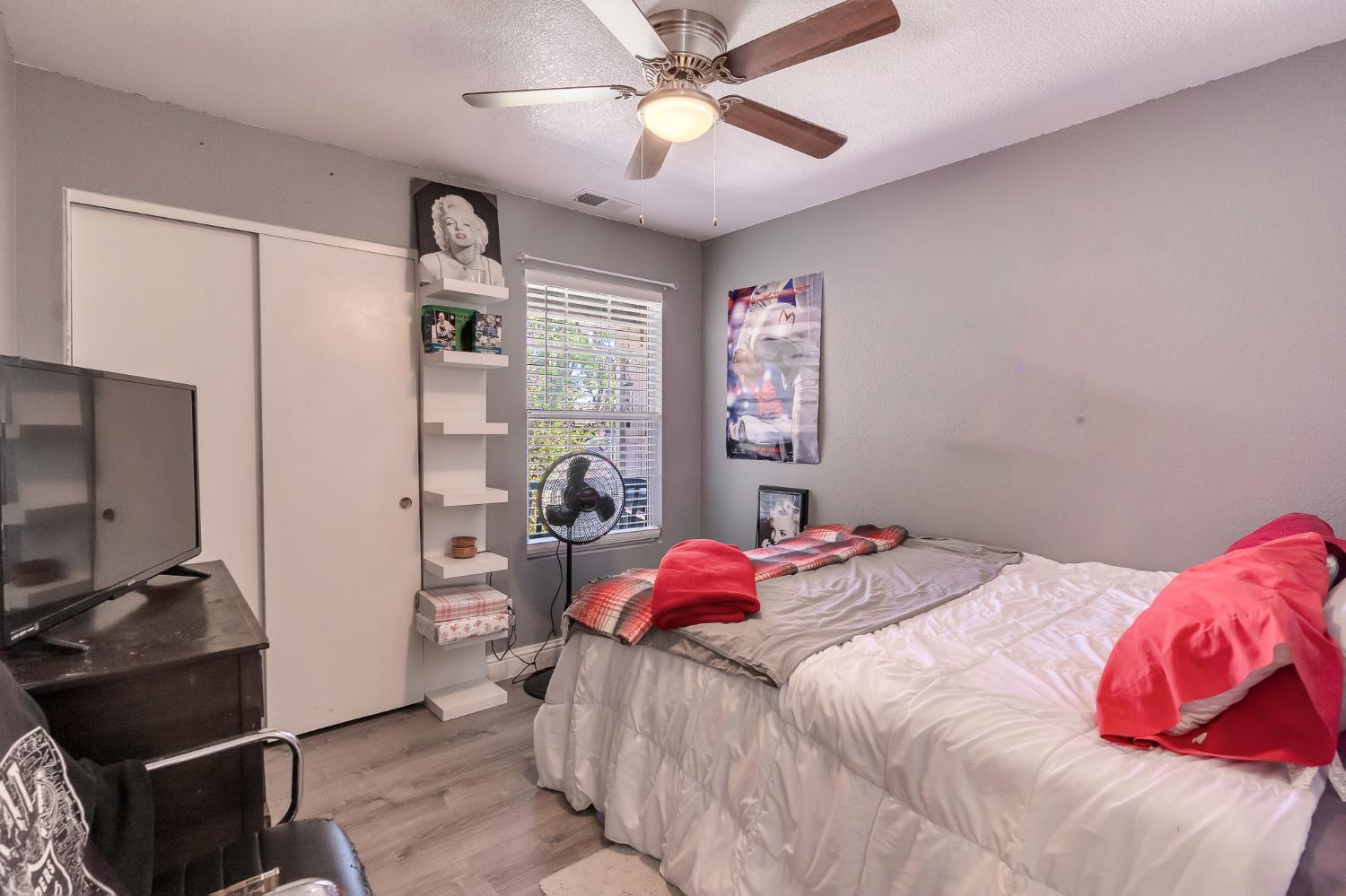 Detail Gallery Image 8 of 16 For 2062 Hastings Dr, Los Banos,  CA 93635 - 3 Beds | 2 Baths