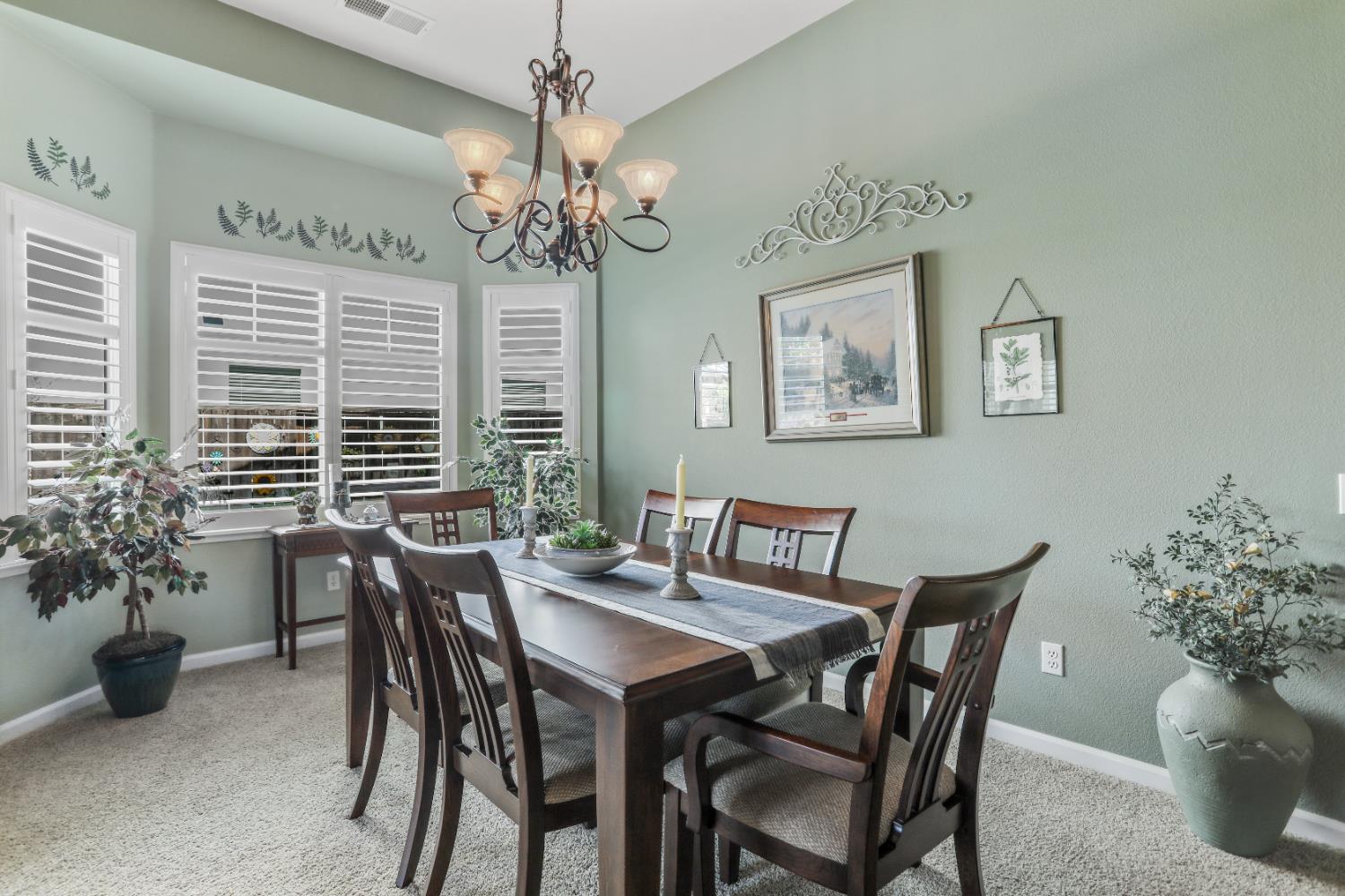 Detail Gallery Image 9 of 38 For 2545 Rose Hill Ln, Riverbank,  CA 95367 - 4 Beds | 2/1 Baths