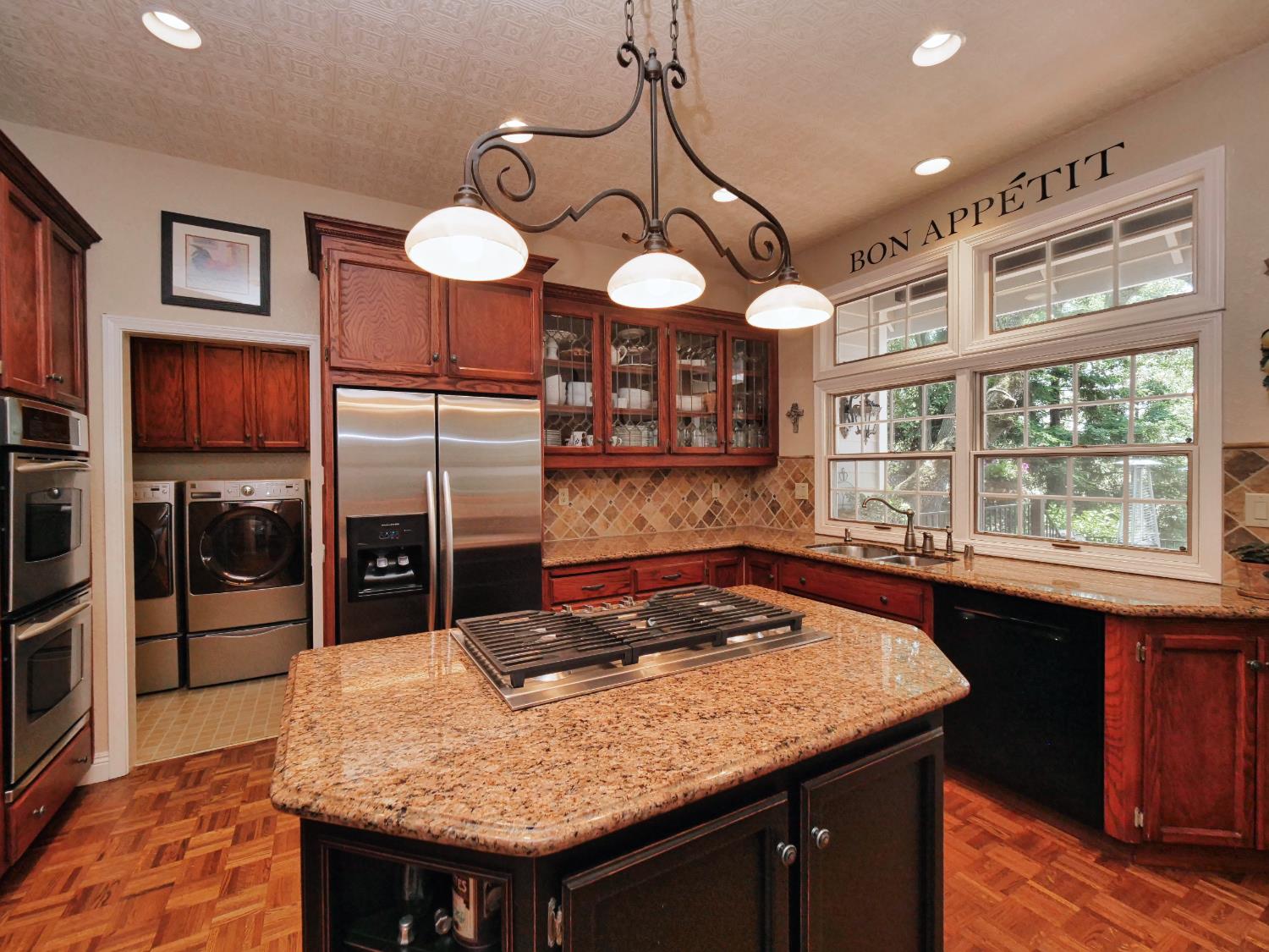 Detail Gallery Image 13 of 37 For 9736 Snowberry Way, Orangevale,  CA 95662 - 4 Beds | 2/1 Baths
