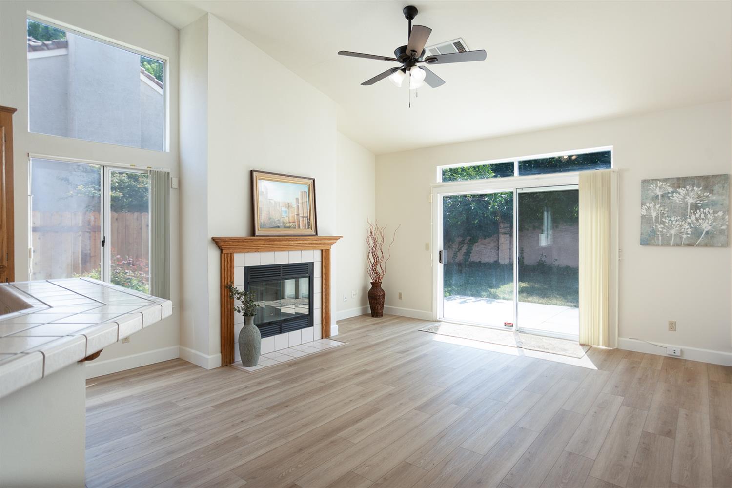Detail Gallery Image 9 of 35 For 1738 Meadowlark Way, Yuba City,  CA 95993 - 4 Beds | 2 Baths