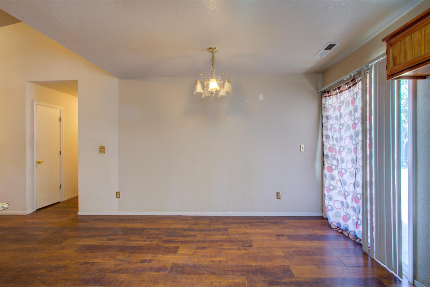 Detail Gallery Image 13 of 43 For 140 Watertown Dr, Merced,  CA 95341 - 3 Beds | 2 Baths