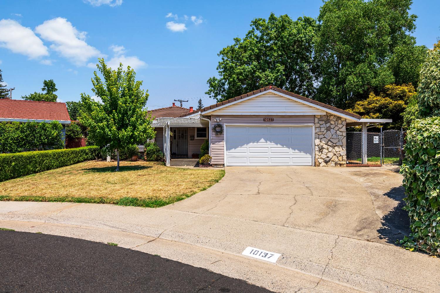 10137 La Gloria Way, Rancho Cordova CA 95670