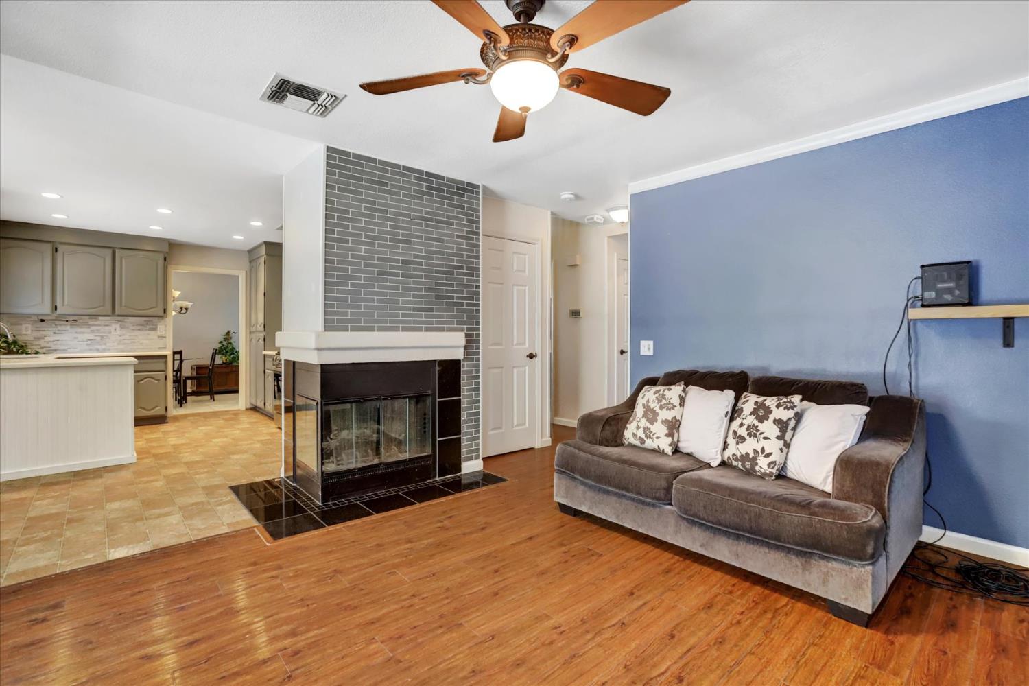 Detail Gallery Image 30 of 85 For 5809 Laguna Quail Way, Elk Grove,  CA 95758 - 4 Beds | 3 Baths