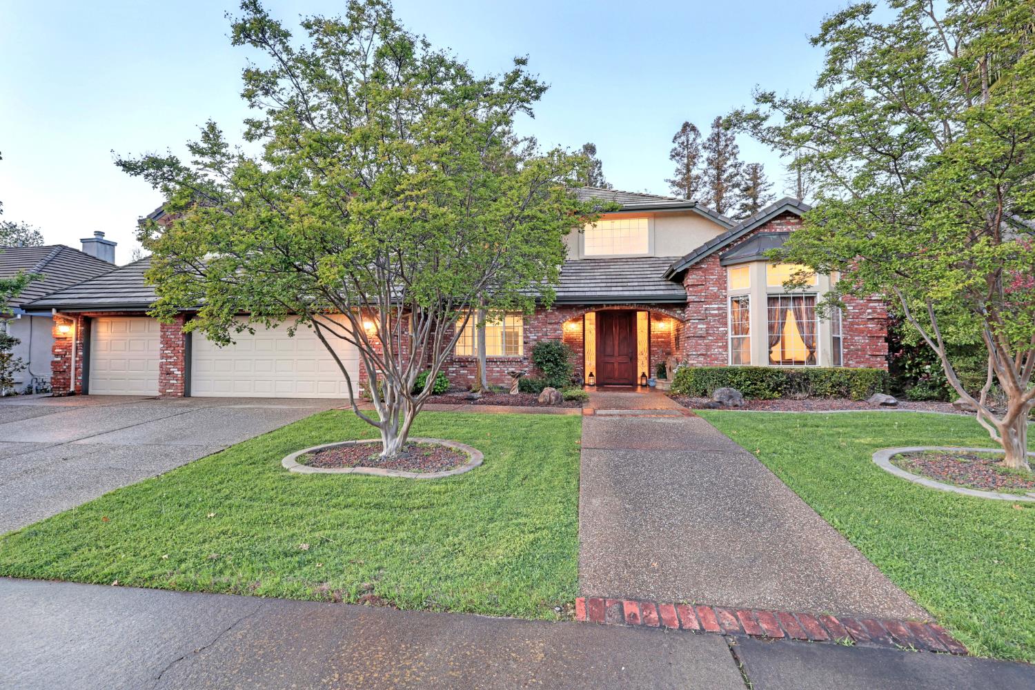 Detail Gallery Image 2 of 57 For 9065 Approach Ct, Fair Oaks,  CA 95628 - 4 Beds | 3 Baths