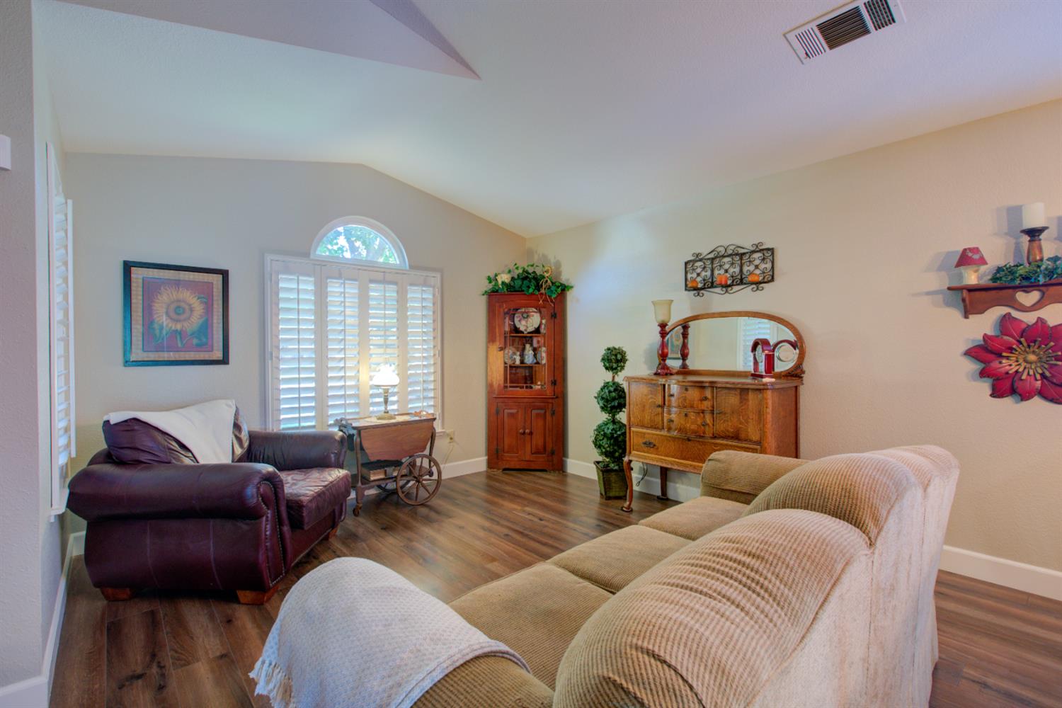 Detail Gallery Image 7 of 57 For 1320 Fairway Dr, Atwater,  CA 95301 - 3 Beds | 2 Baths