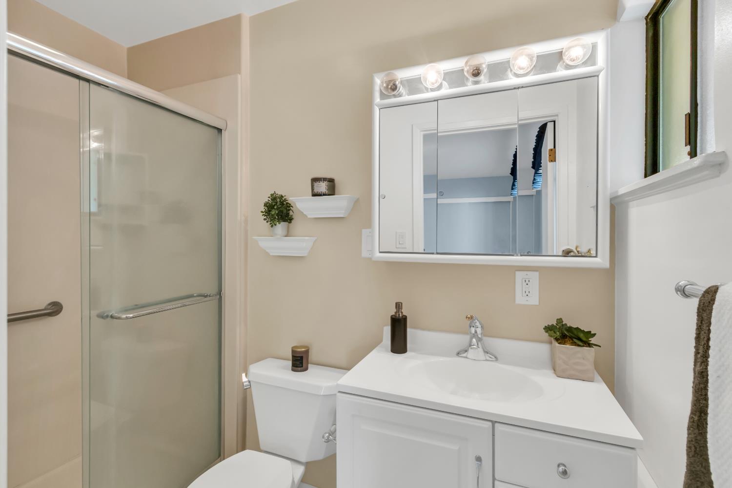 Detail Gallery Image 44 of 60 For 5019 Bowman Oaks, Carmichael,  CA 95608 - 3 Beds | 2 Baths