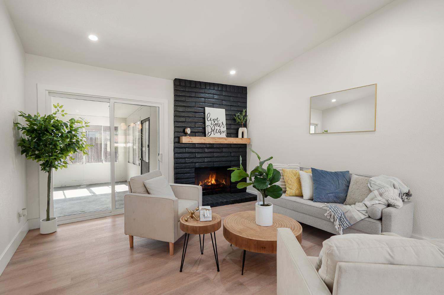 Detail Gallery Image 13 of 48 For 9311 Sundance Ln, Stockton,  CA 95210 - 4 Beds | 2 Baths