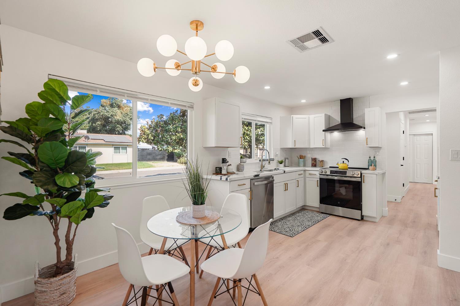 Detail Gallery Image 8 of 48 For 9311 Sundance Ln, Stockton,  CA 95210 - 4 Beds | 2 Baths
