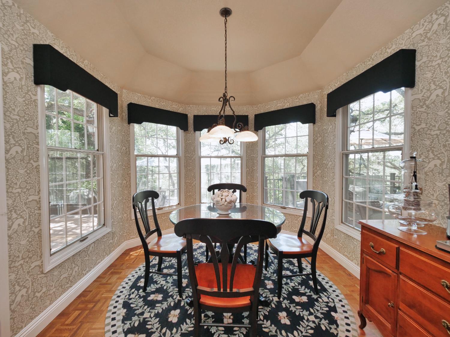 Detail Gallery Image 11 of 37 For 9736 Snowberry Way, Orangevale,  CA 95662 - 4 Beds | 2/1 Baths
