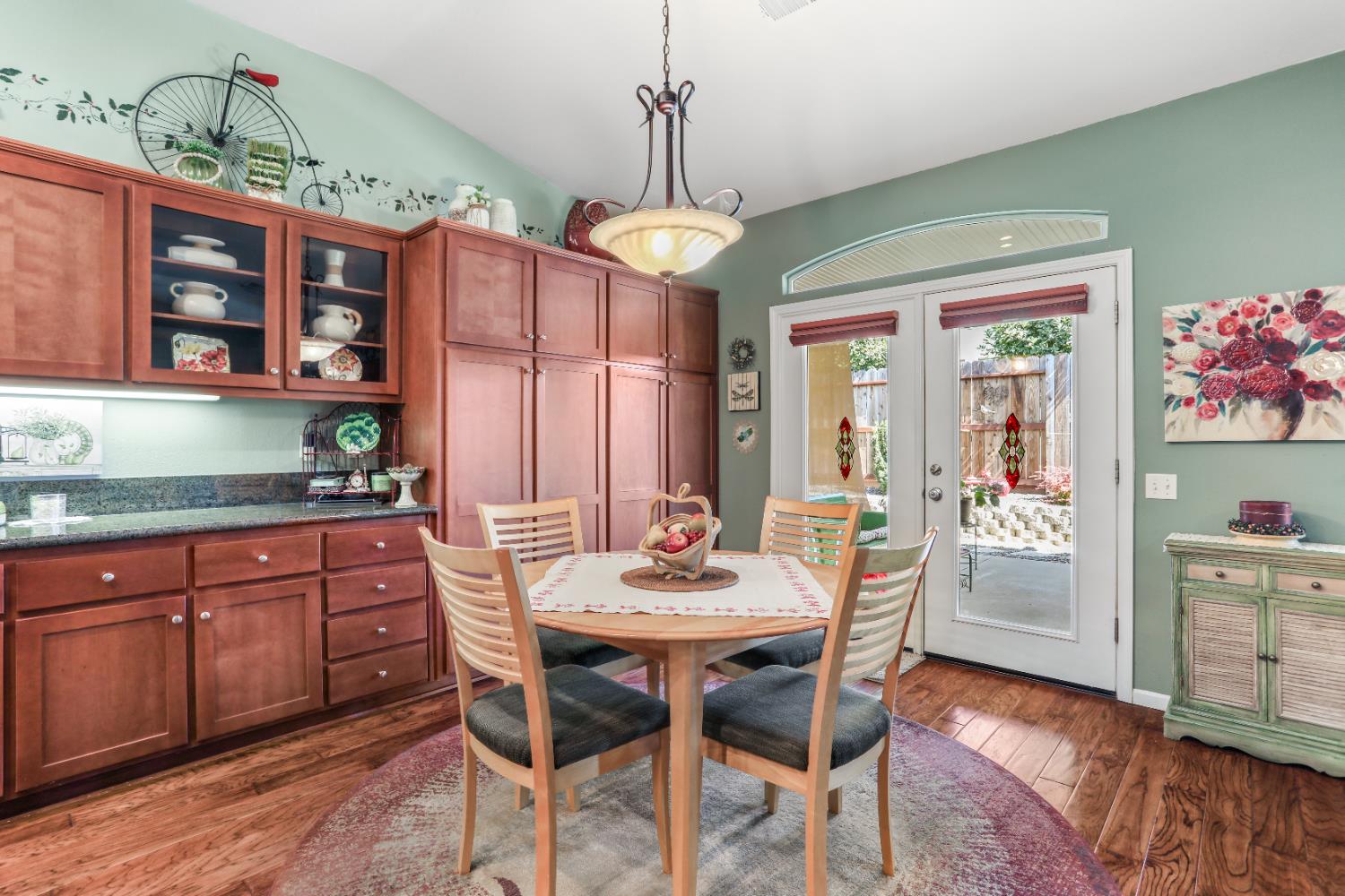 Detail Gallery Image 14 of 38 For 2545 Rose Hill Ln, Riverbank,  CA 95367 - 4 Beds | 2/1 Baths