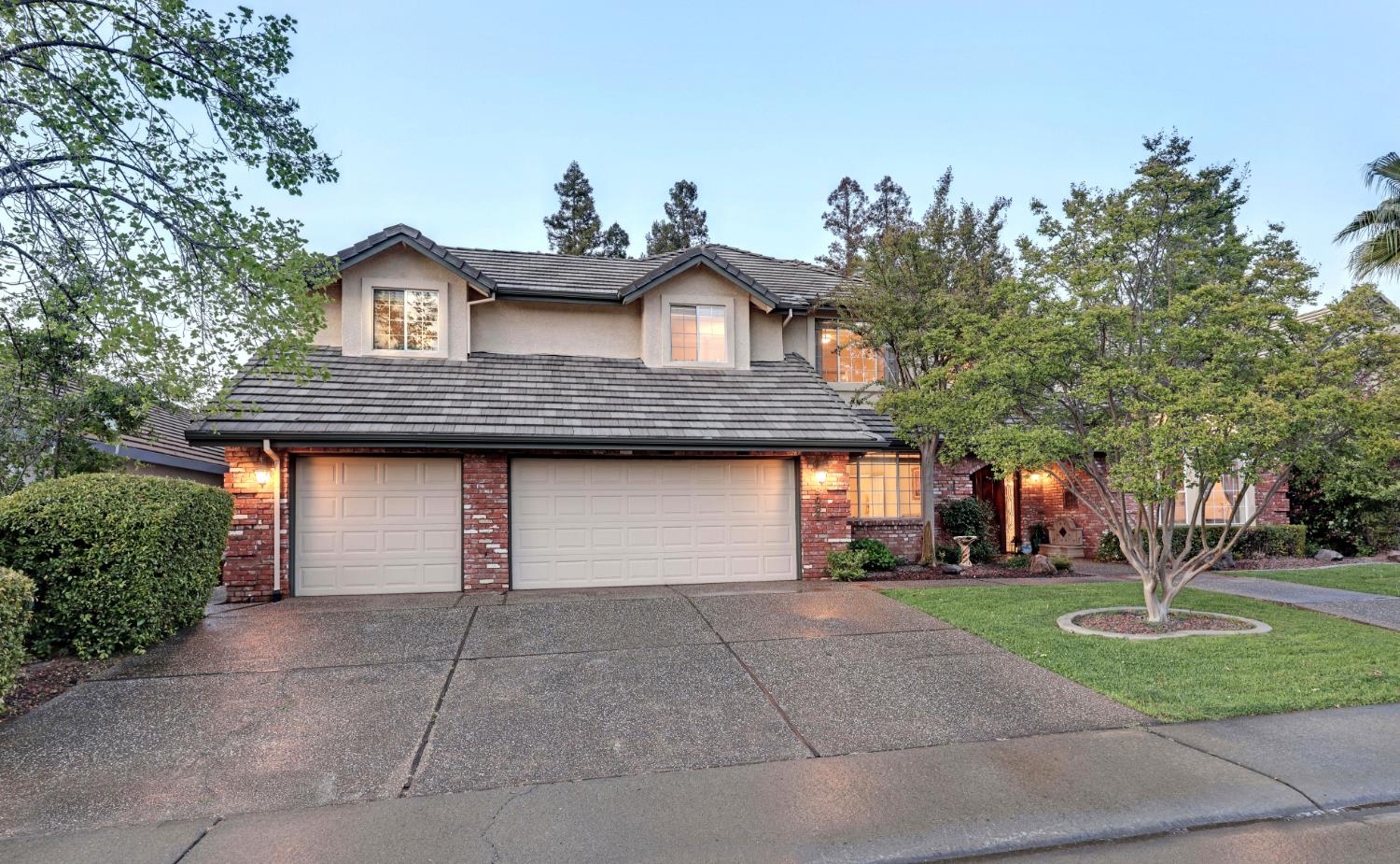 Detail Gallery Image 3 of 57 For 9065 Approach Ct, Fair Oaks,  CA 95628 - 4 Beds | 3 Baths