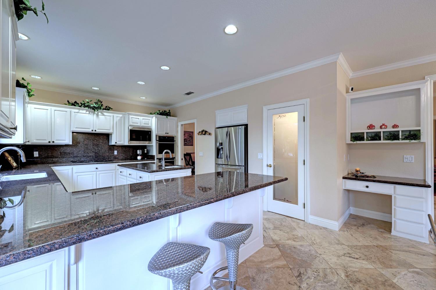 Detail Gallery Image 17 of 57 For 9065 Approach Ct, Fair Oaks,  CA 95628 - 4 Beds | 3 Baths
