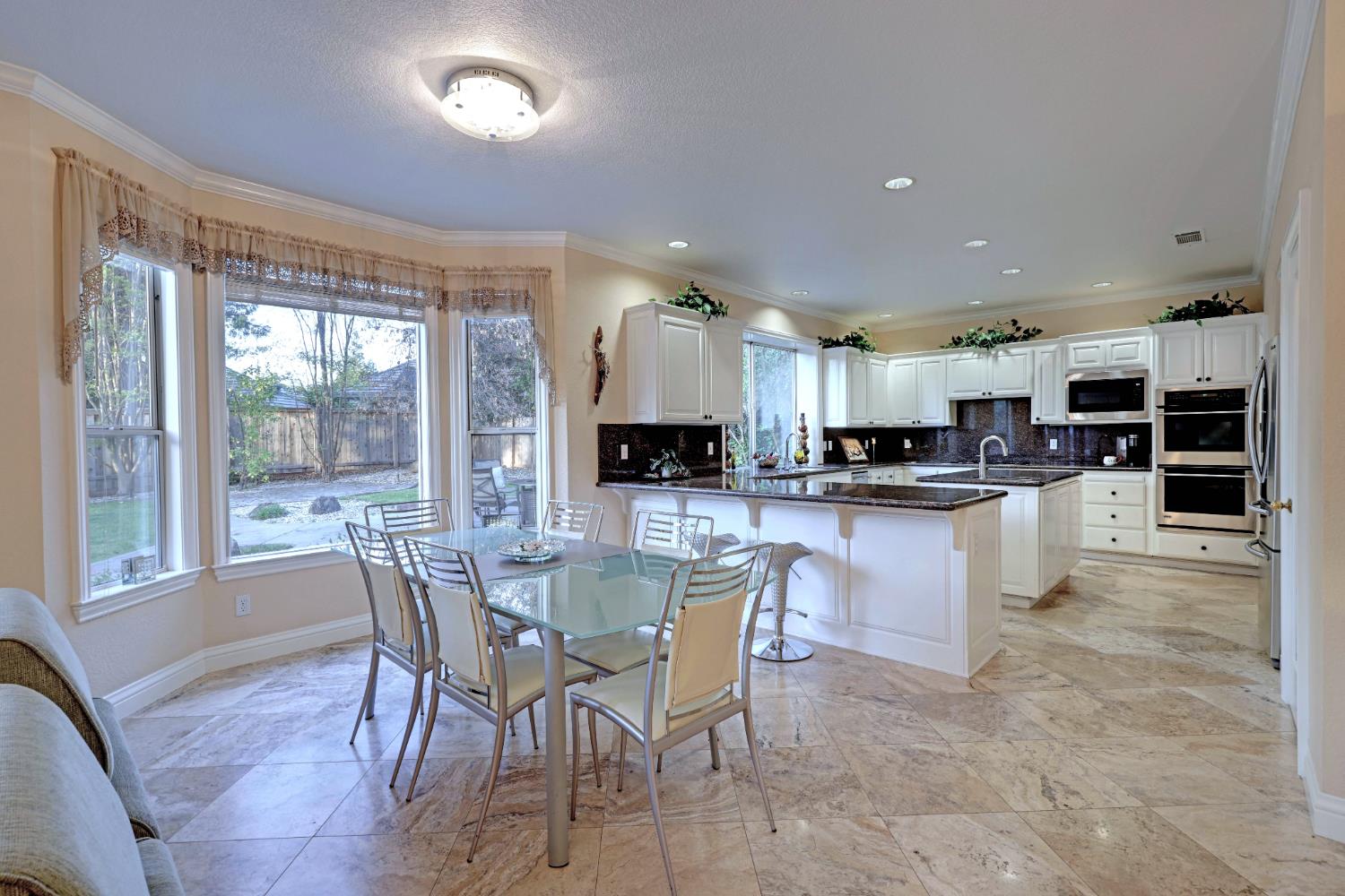 Detail Gallery Image 20 of 57 For 9065 Approach Ct, Fair Oaks,  CA 95628 - 4 Beds | 3 Baths