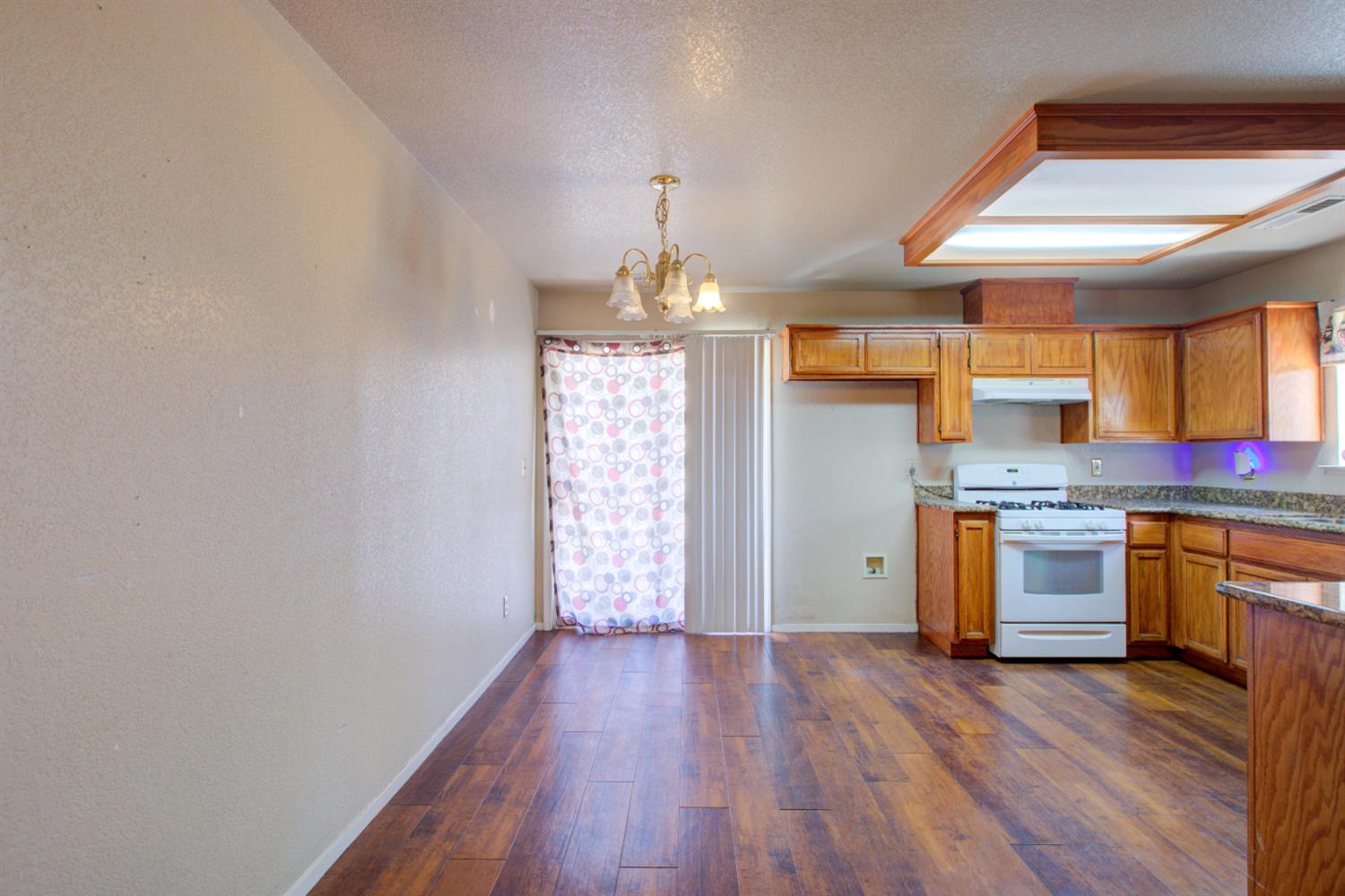 Detail Gallery Image 11 of 43 For 140 Watertown Dr, Merced,  CA 95341 - 3 Beds | 2 Baths