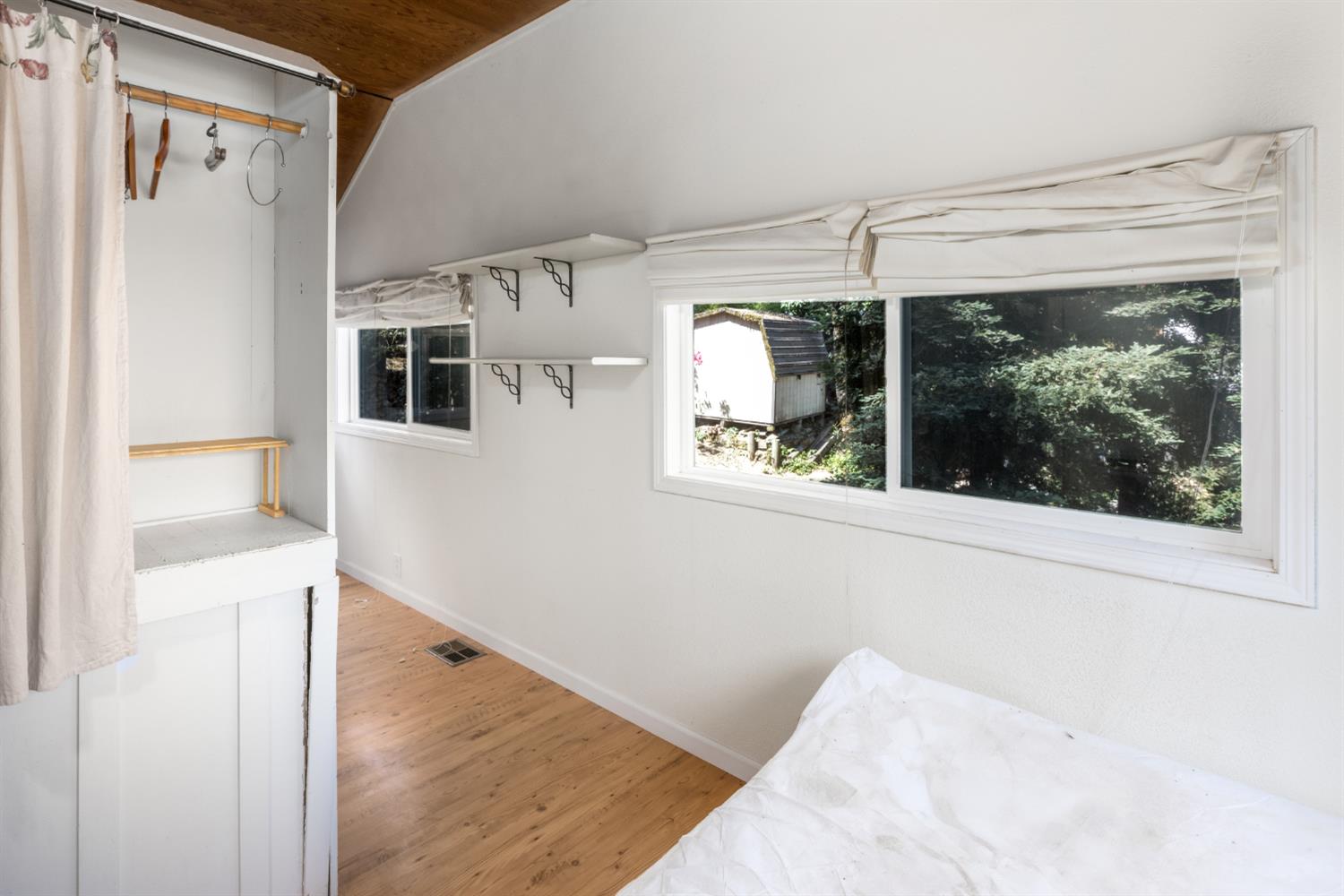 Detail Gallery Image 14 of 25 For 5743 Stream Way, Somerset,  CA 95684 - 2 Beds | 1 Baths