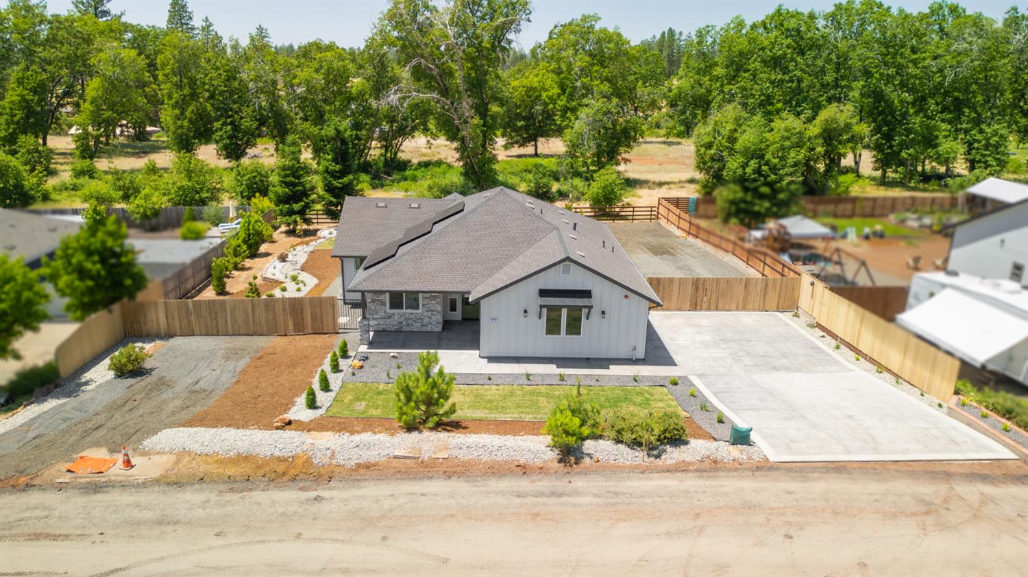 Detail Gallery Image 4 of 94 For 6673 Shay Ln, Paradise,  CA 95969 - 3 Beds | 2 Baths