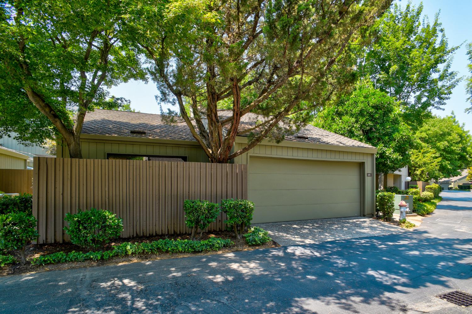 Detail Gallery Image 26 of 40 For 401 Dunbarton Cir, Sacramento,  CA 95825 - 3 Beds | 2 Baths