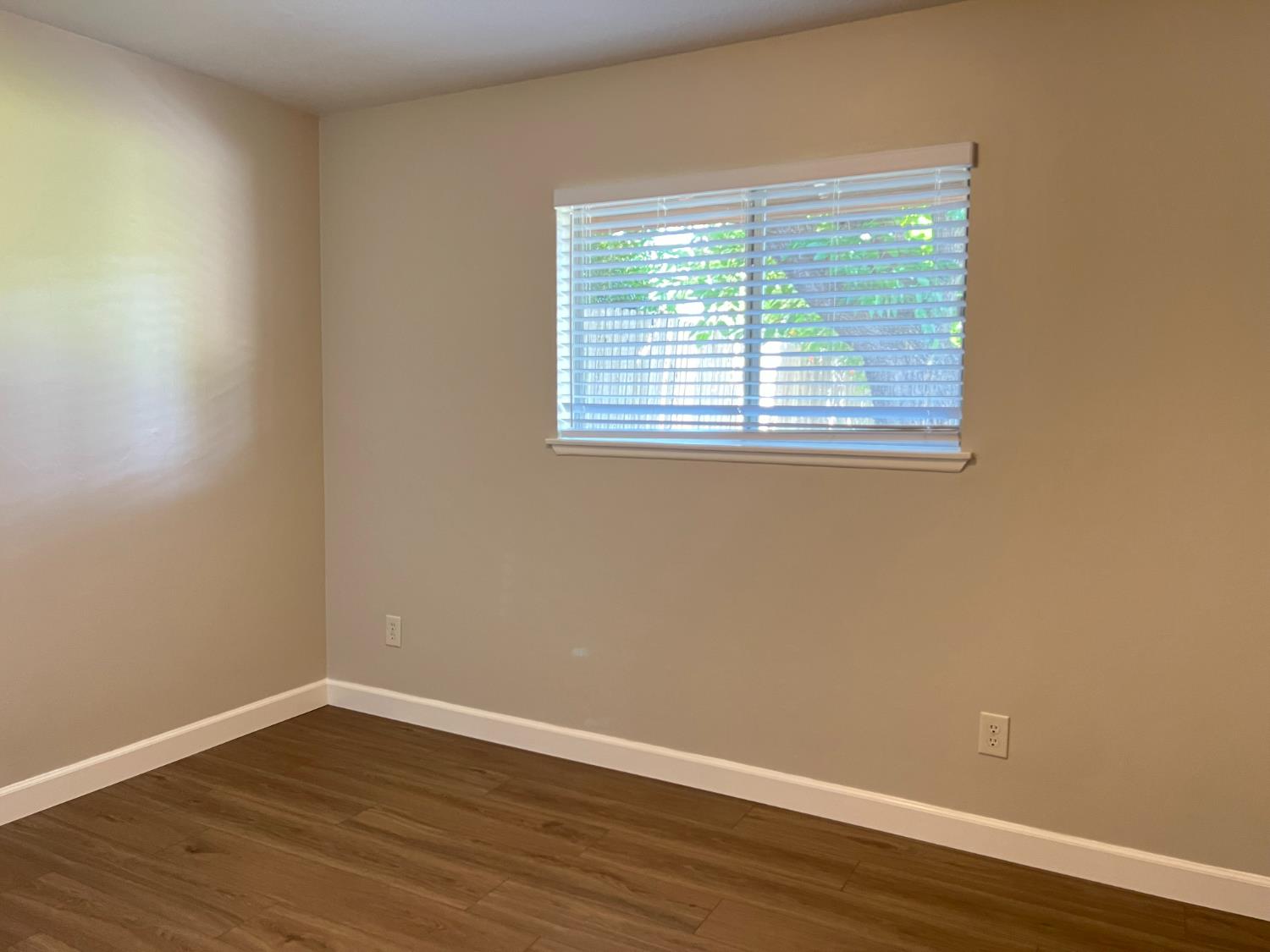 Detail Gallery Image 9 of 15 For 5730 Pearson Ave, Loomis,  CA 95650 - 3 Beds | 2 Baths