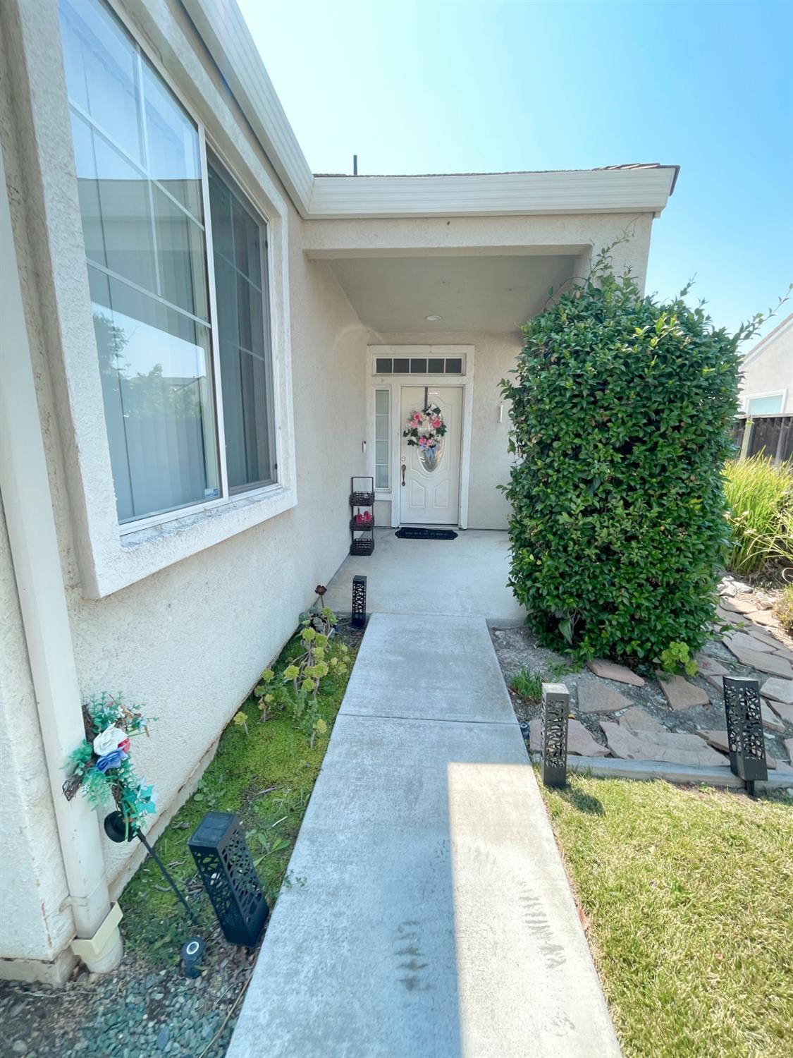 Detail Gallery Image 4 of 13 For 204 Martin Eden Ct, Pittsburg,  CA 94565 - 4 Beds | 2 Baths
