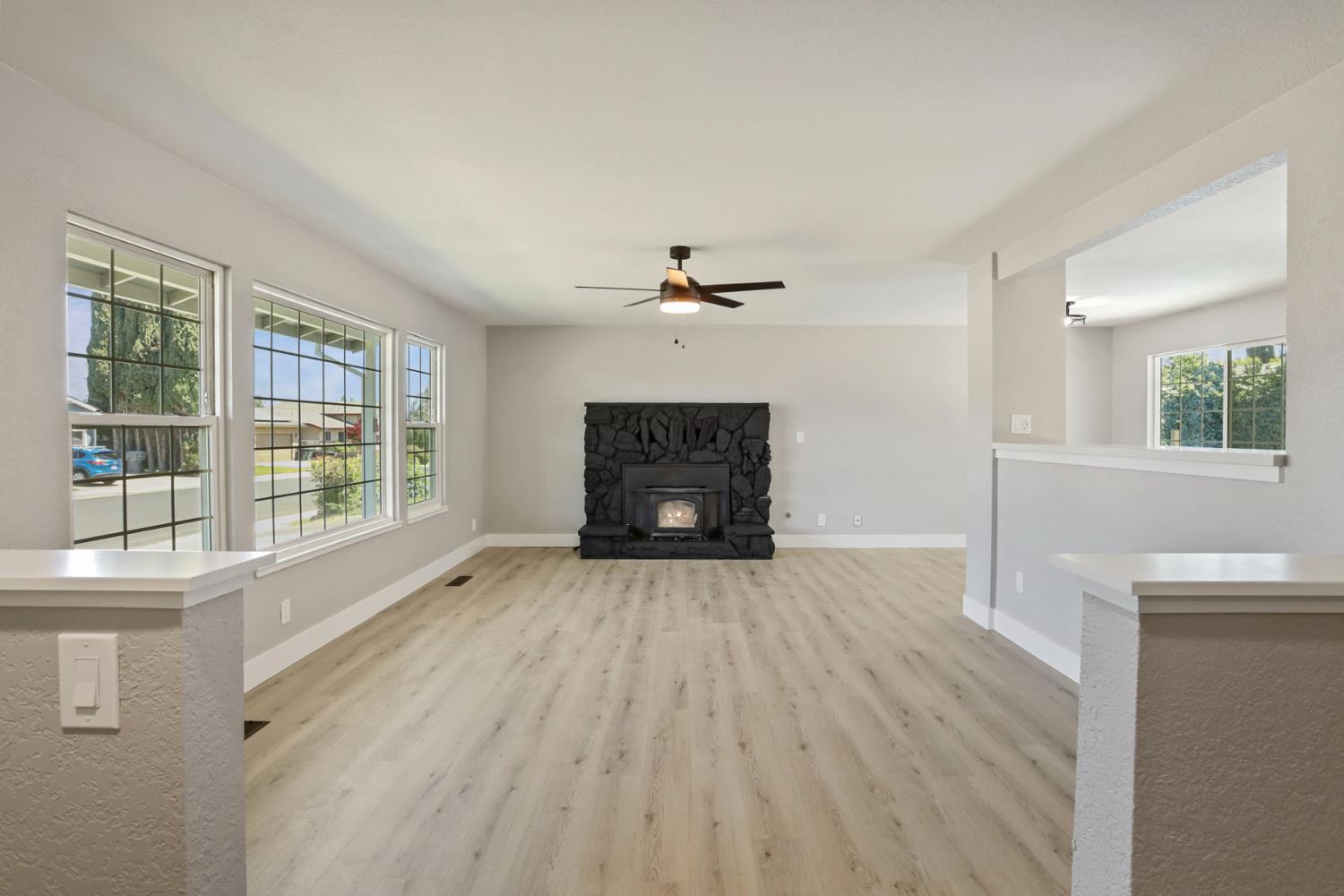 Detail Gallery Image 10 of 51 For 1056 Maria Dr, Oakdale,  CA 95361 - 3 Beds | 2 Baths