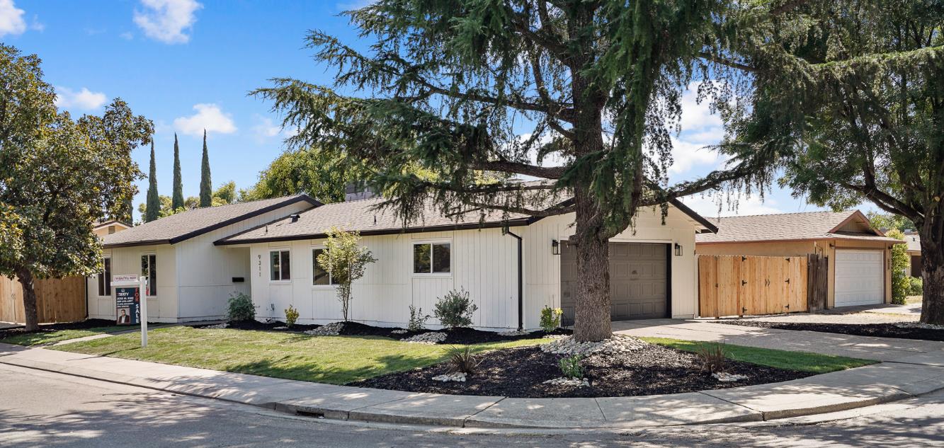 Detail Gallery Image 3 of 48 For 9311 Sundance Ln, Stockton,  CA 95210 - 4 Beds | 2 Baths