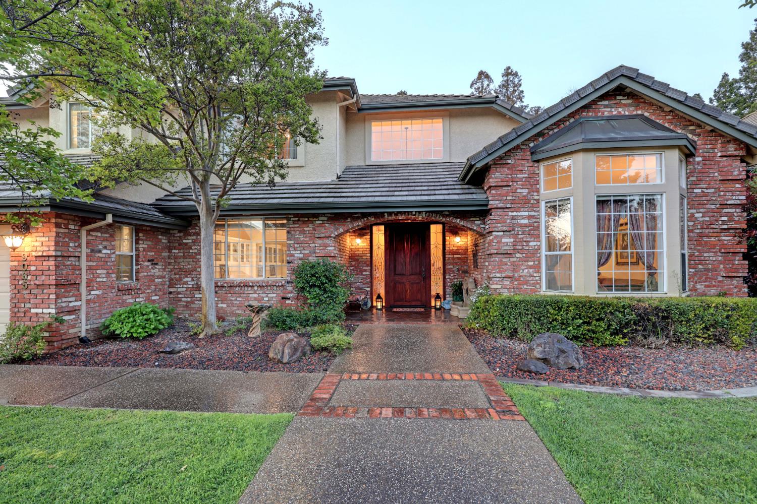 Detail Gallery Image 4 of 57 For 9065 Approach Ct, Fair Oaks,  CA 95628 - 4 Beds | 3 Baths