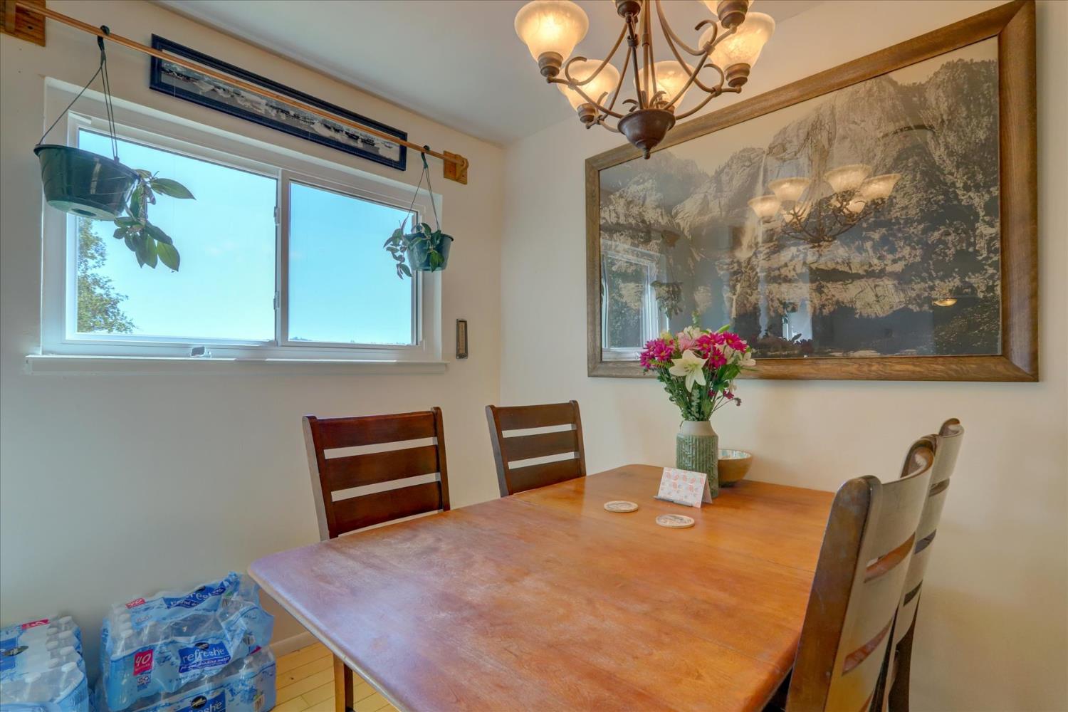Detail Gallery Image 8 of 53 For 19119 John Born Rd, Penn Valley,  CA 95946 - 3 Beds | 2 Baths