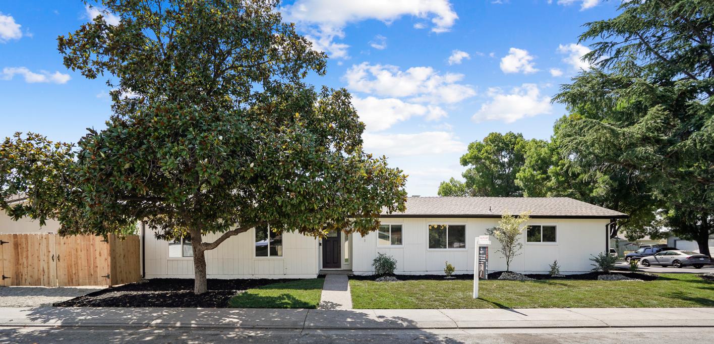 Detail Gallery Image 1 of 48 For 9311 Sundance Ln, Stockton,  CA 95210 - 4 Beds | 2 Baths