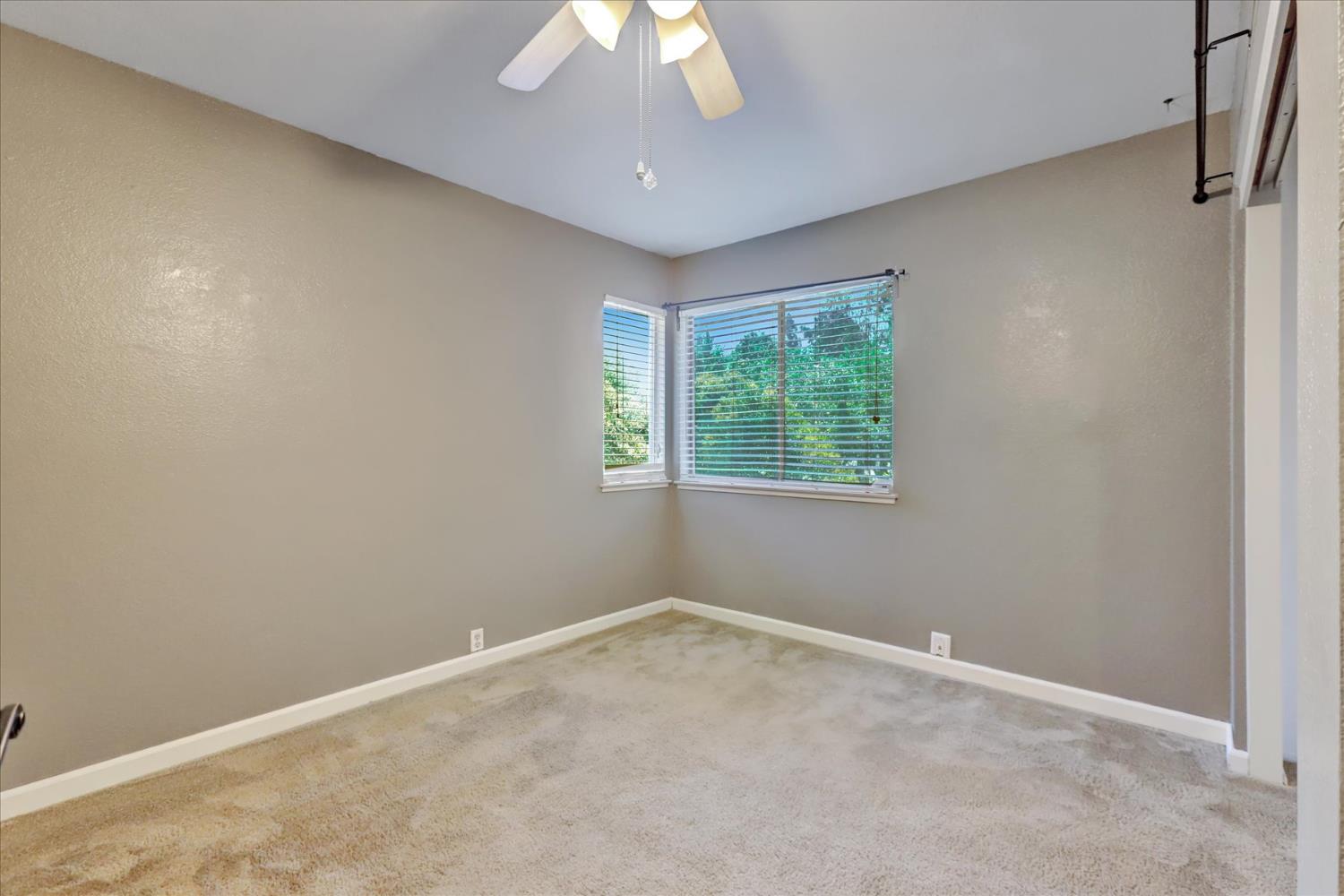 Detail Gallery Image 38 of 85 For 5809 Laguna Quail Way, Elk Grove,  CA 95758 - 4 Beds | 3 Baths