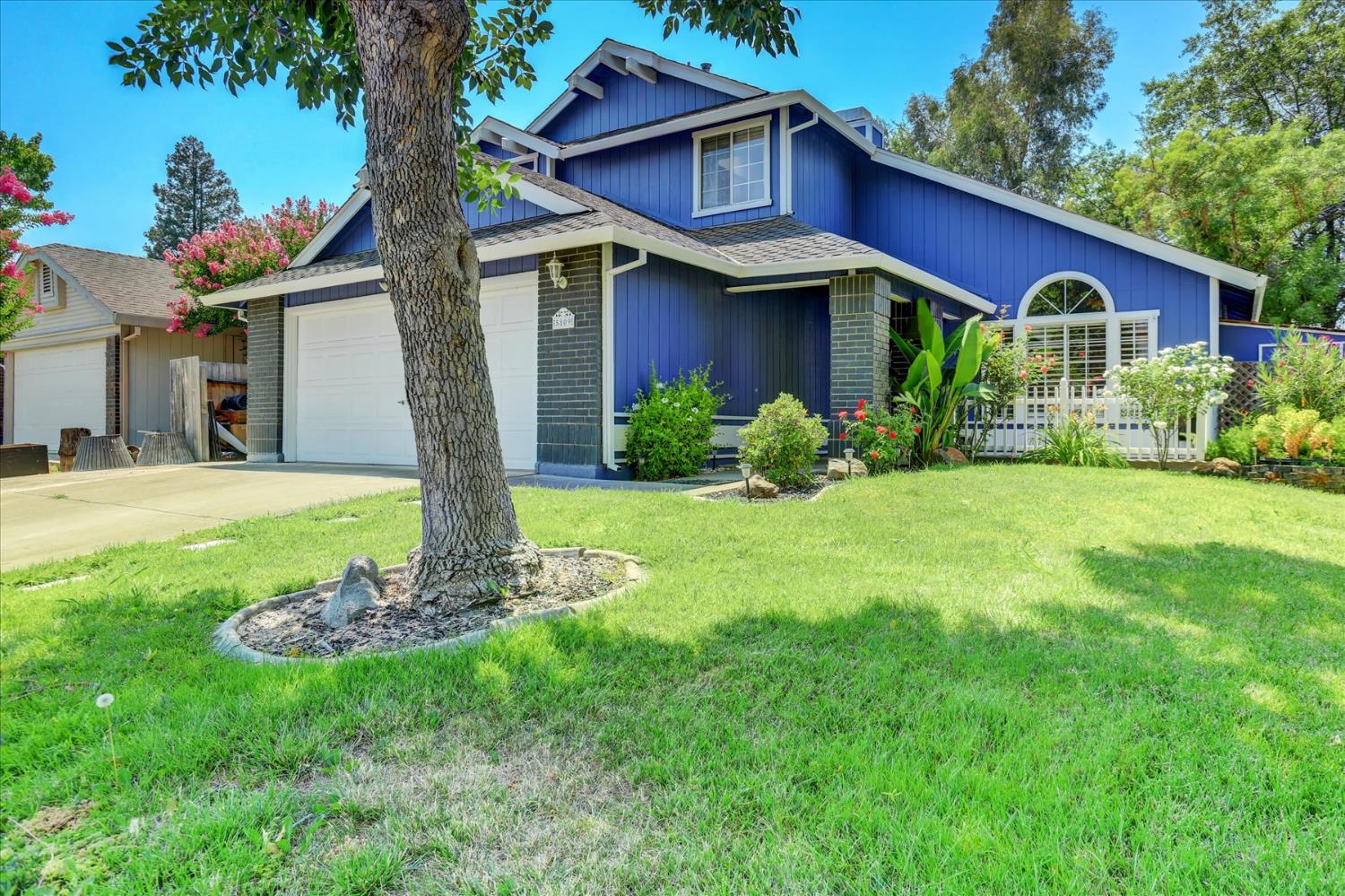 Detail Gallery Image 2 of 85 For 5809 Laguna Quail Way, Elk Grove,  CA 95758 - 4 Beds | 3 Baths