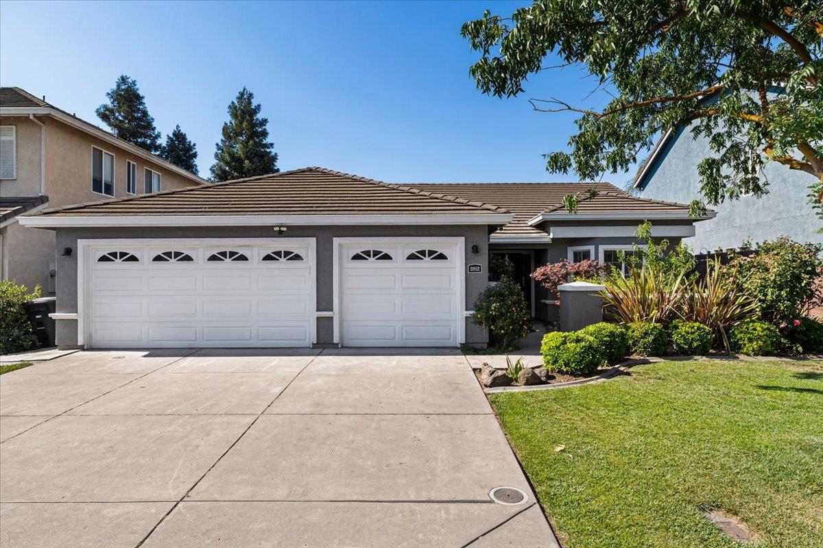 Detail Gallery Image 2 of 34 For 2812 Wind River Ct, Modesto,  CA 95356 - 4 Beds | 2 Baths