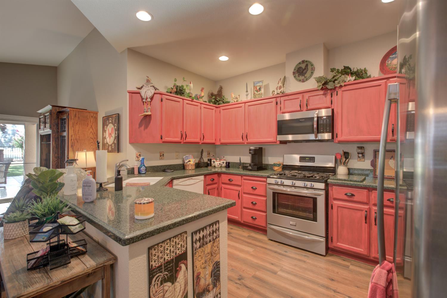 Detail Gallery Image 3 of 57 For 1320 Fairway Dr, Atwater,  CA 95301 - 3 Beds | 2 Baths