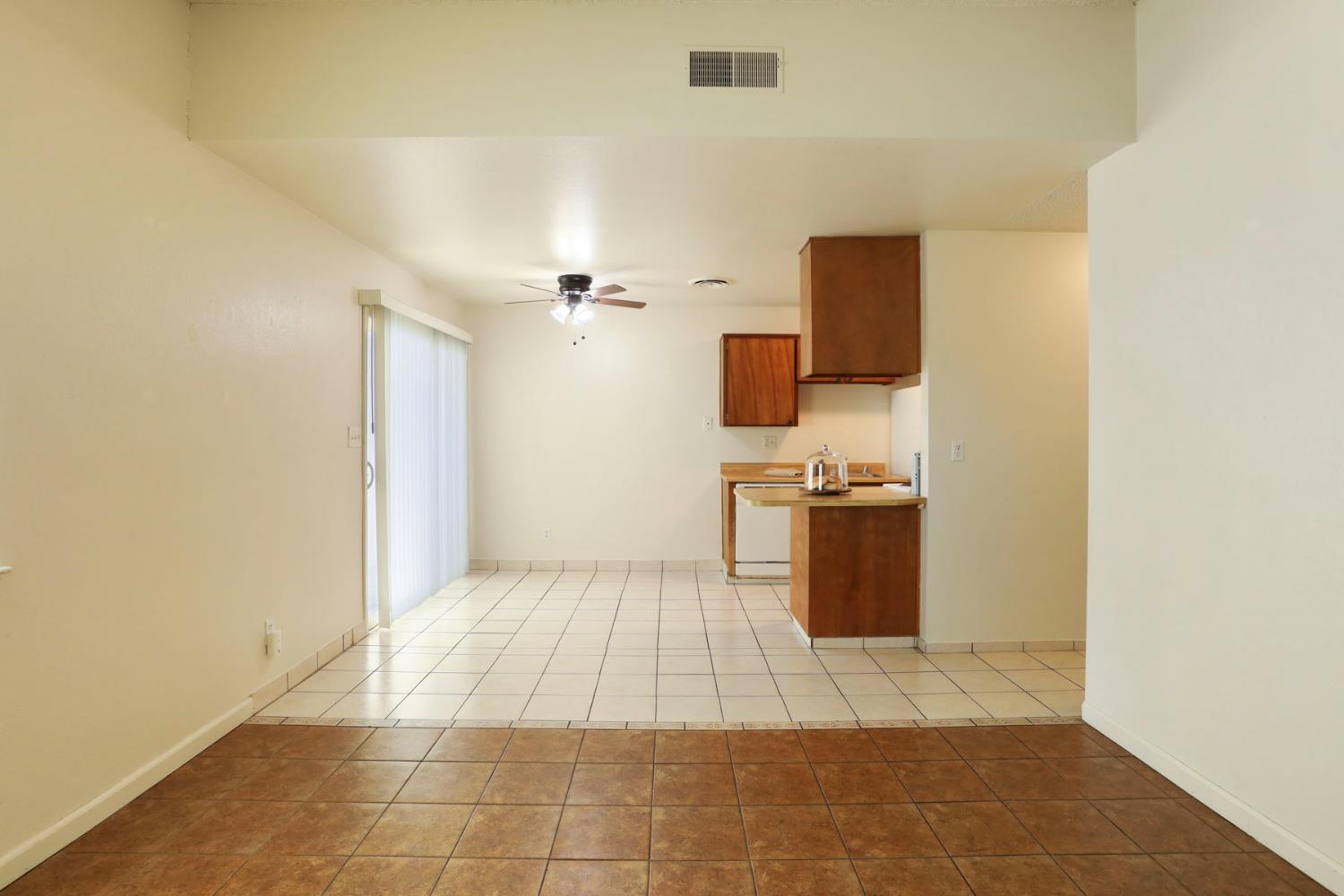 Detail Gallery Image 15 of 31 For 201 Woodrow Ave #20,  Modesto,  CA 95350 - 2 Beds | 1 Baths