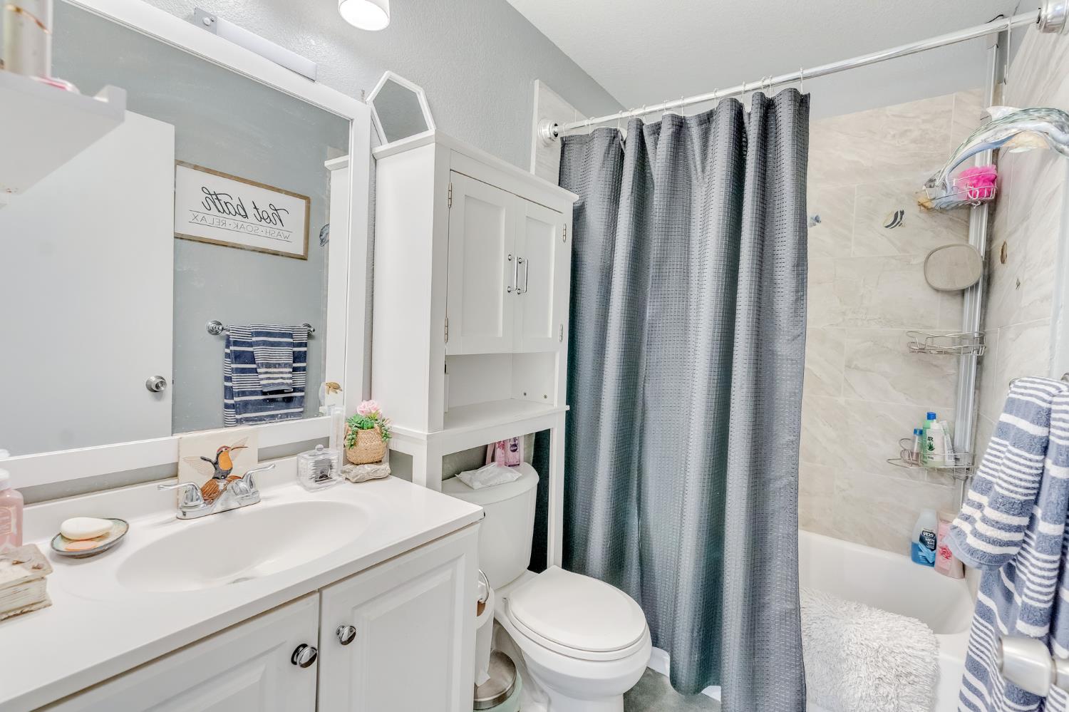 Detail Gallery Image 7 of 16 For 2062 Hastings Dr, Los Banos,  CA 93635 - 3 Beds | 2 Baths